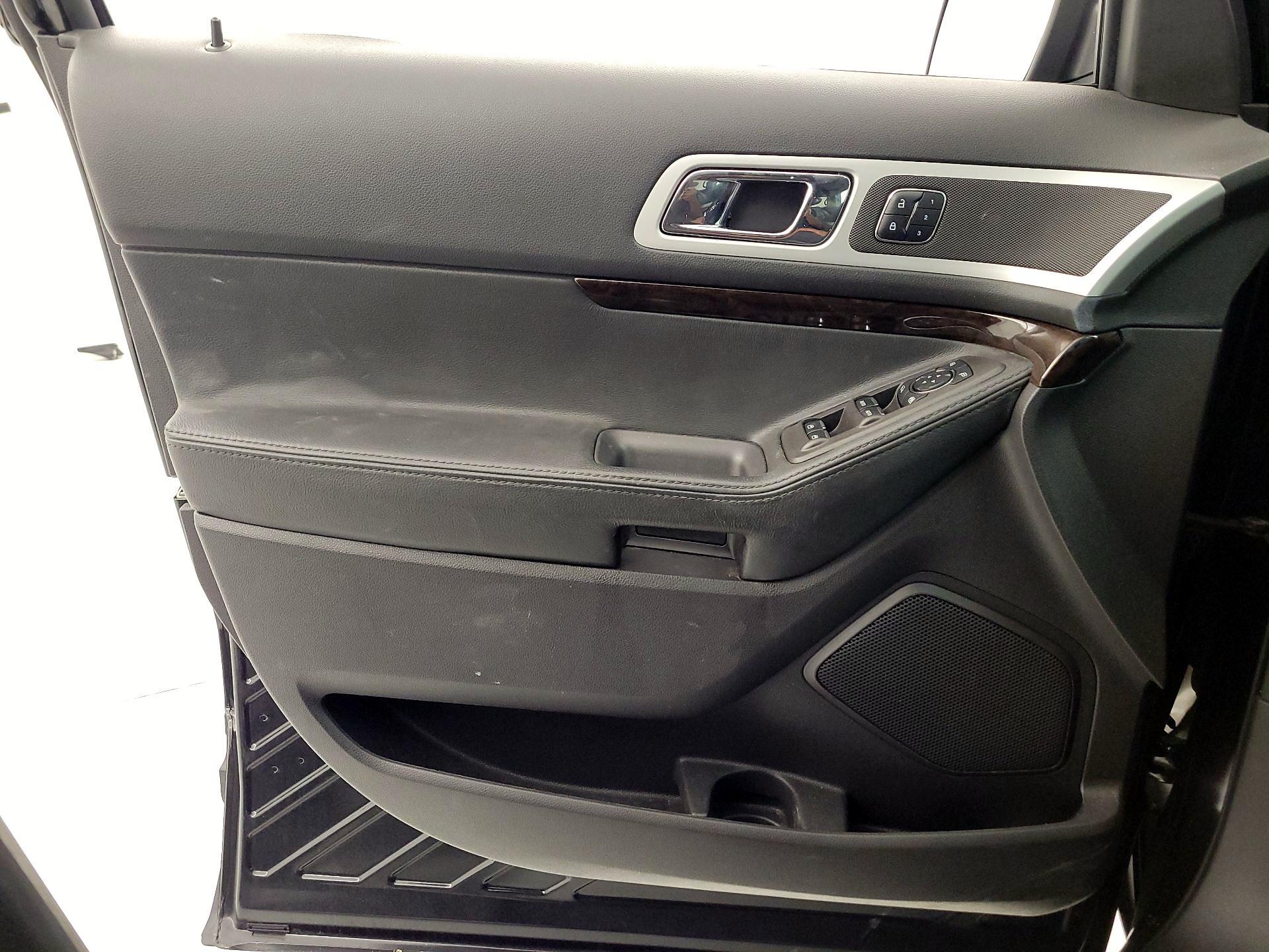 Thumbnail: 2015 Ford Explorer - 12