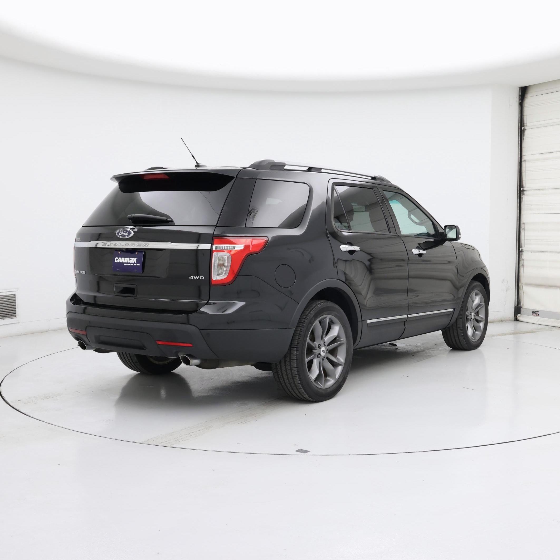 Thumbnail: 2015 Ford Explorer - 8