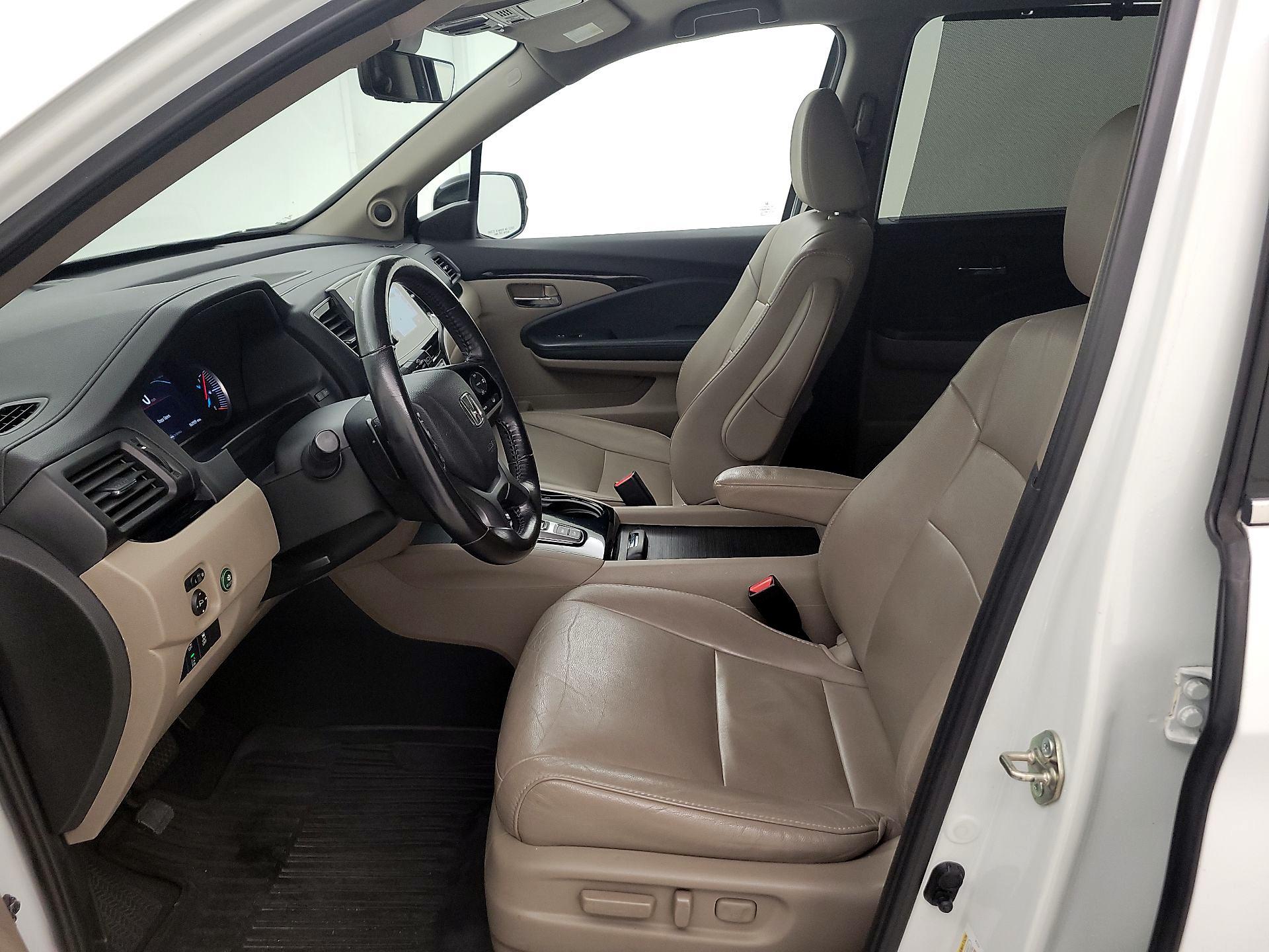 Thumbnail: 2020 Honda Pilot - 9