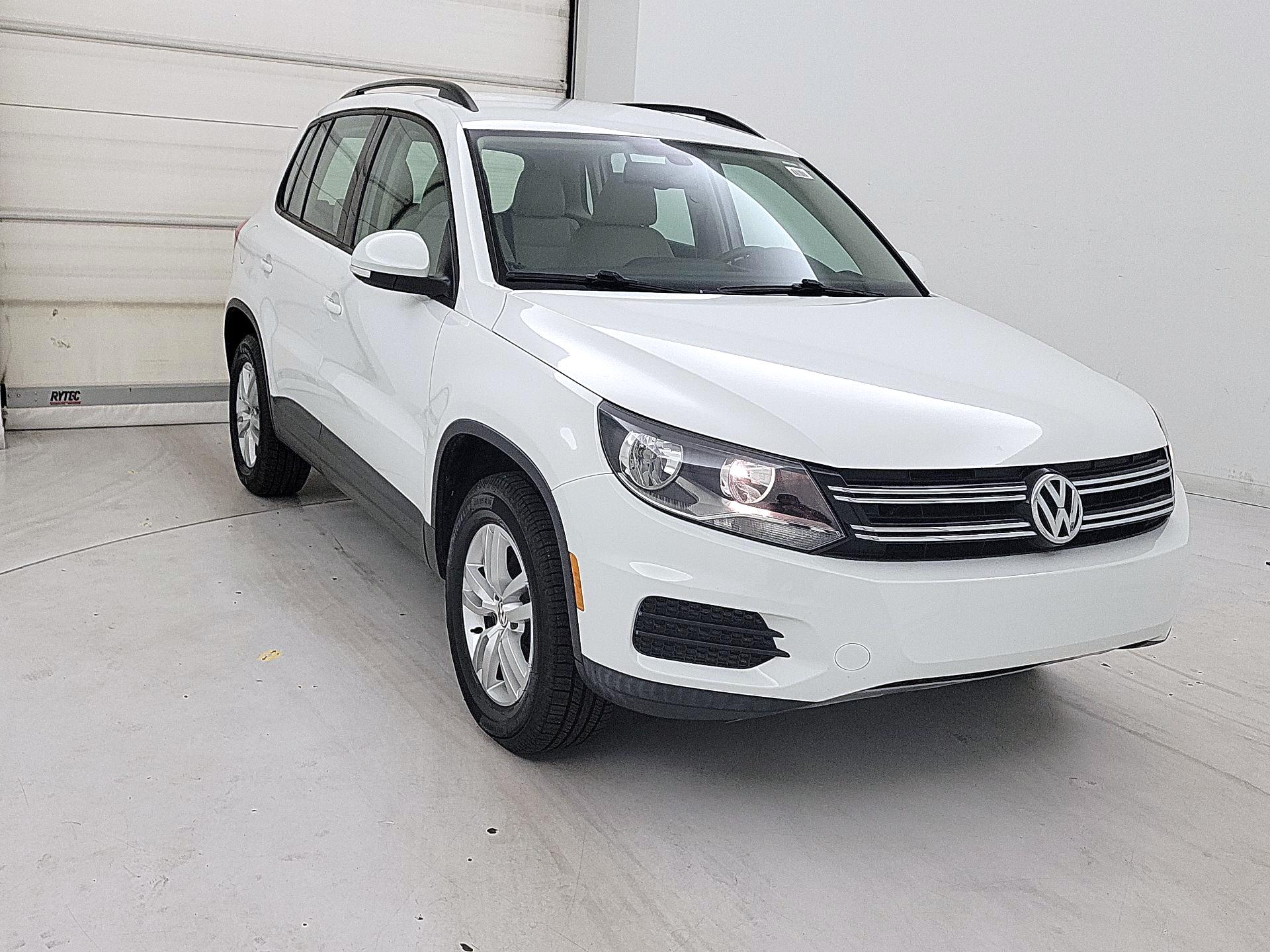 Thumbnail: 2017 Volkswagen Tiguan - 1