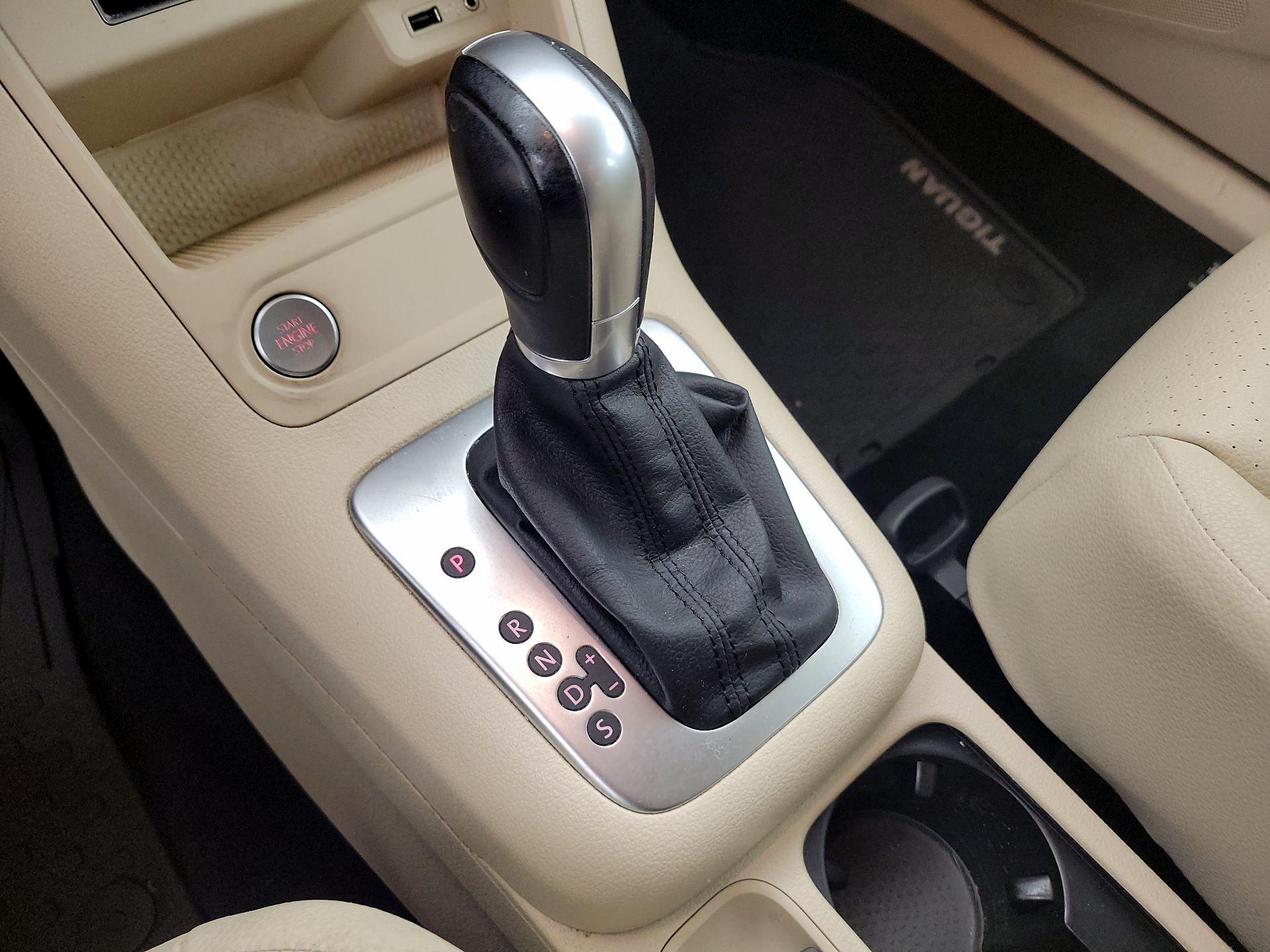 Thumbnail: 2017 Volkswagen Tiguan - 15