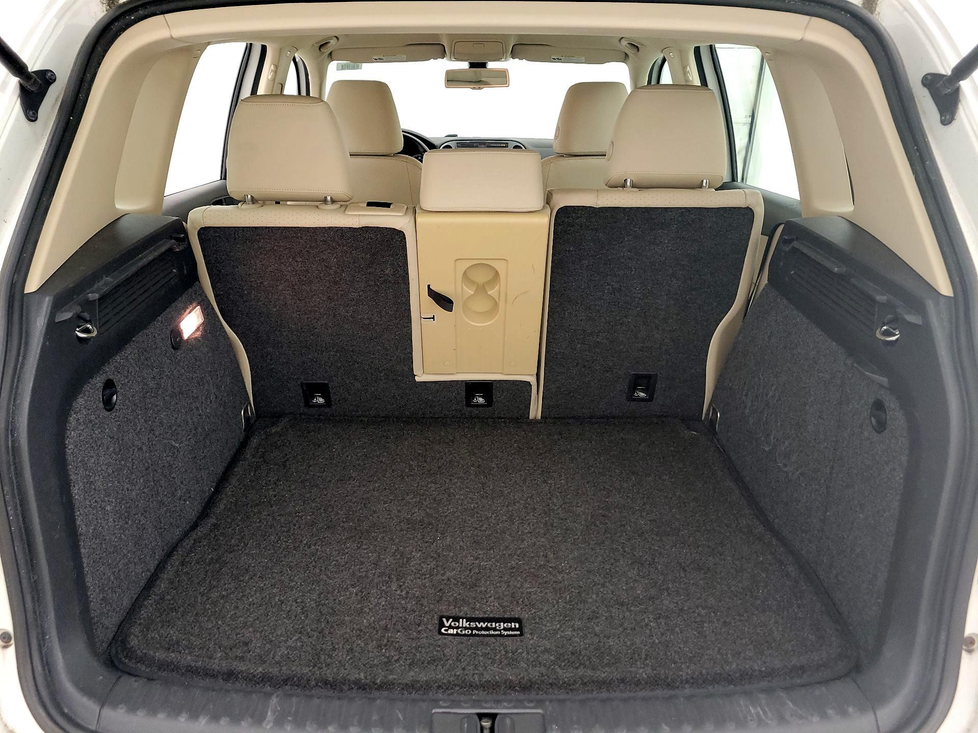 Thumbnail: 2017 Volkswagen Tiguan - 18