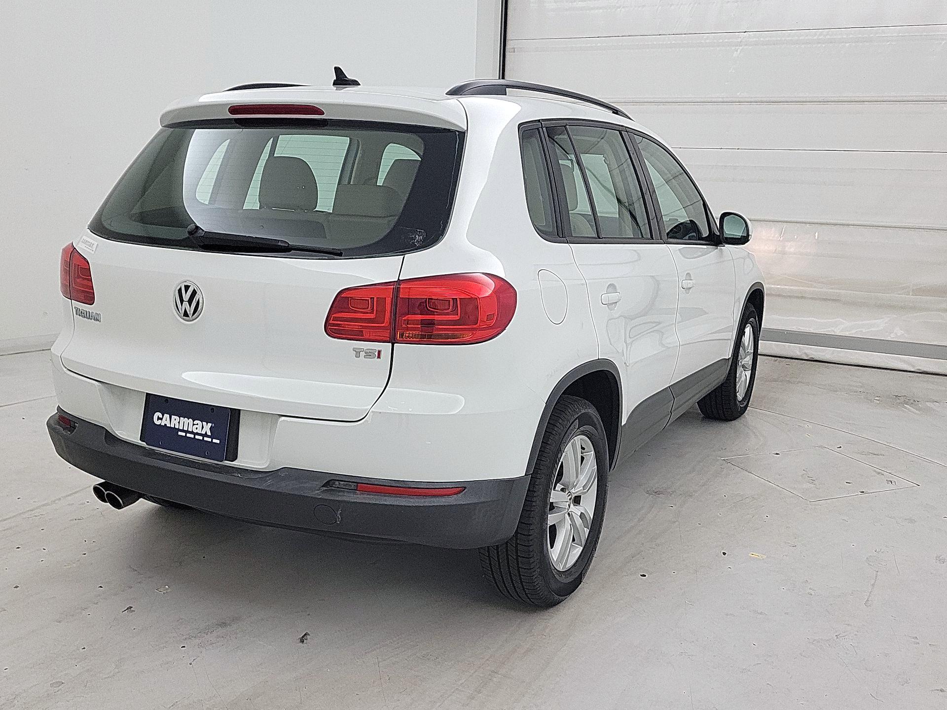 Thumbnail: 2017 Volkswagen Tiguan - 5