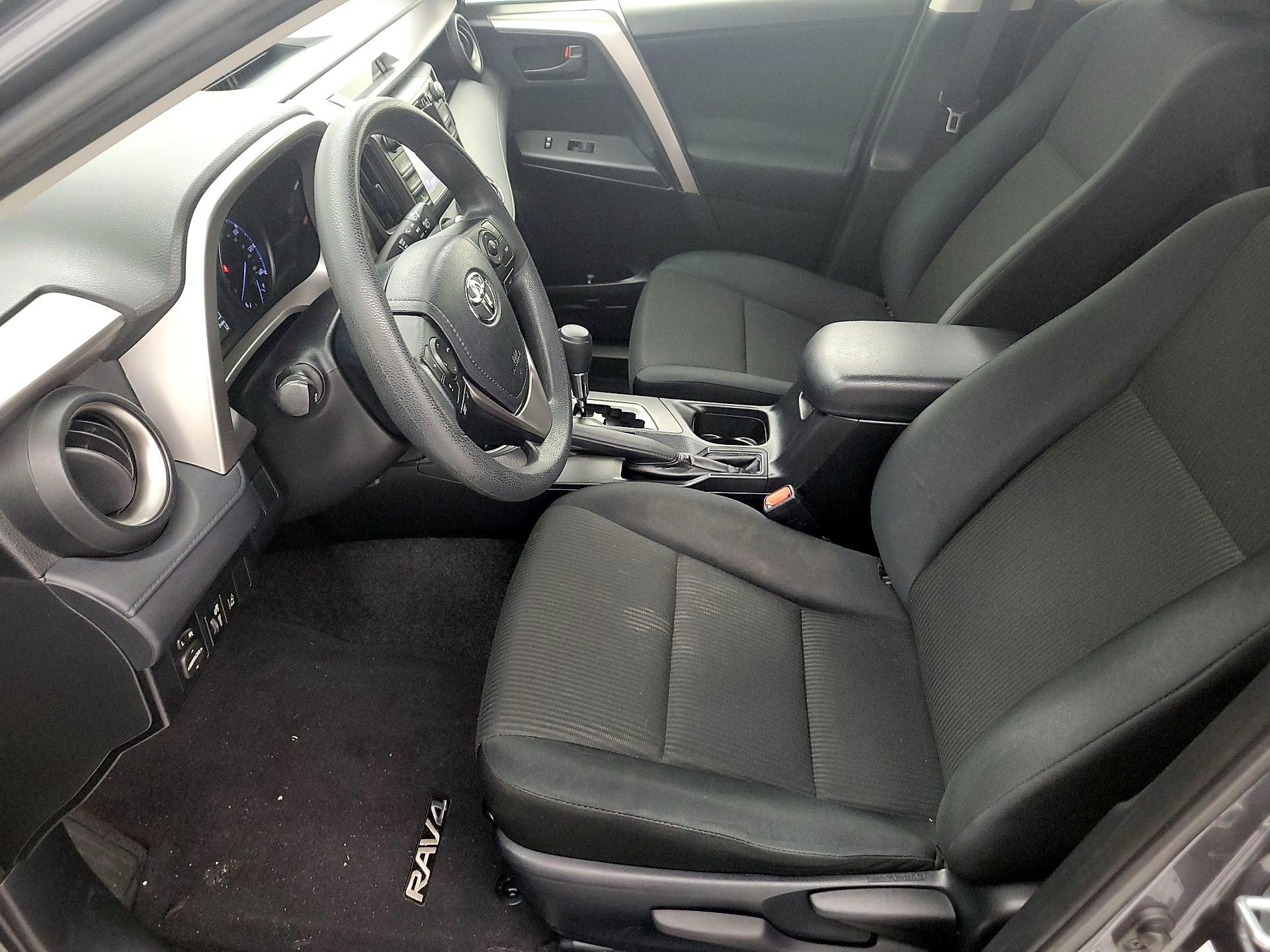 Thumbnail: 2018 Toyota RAV4 - 9