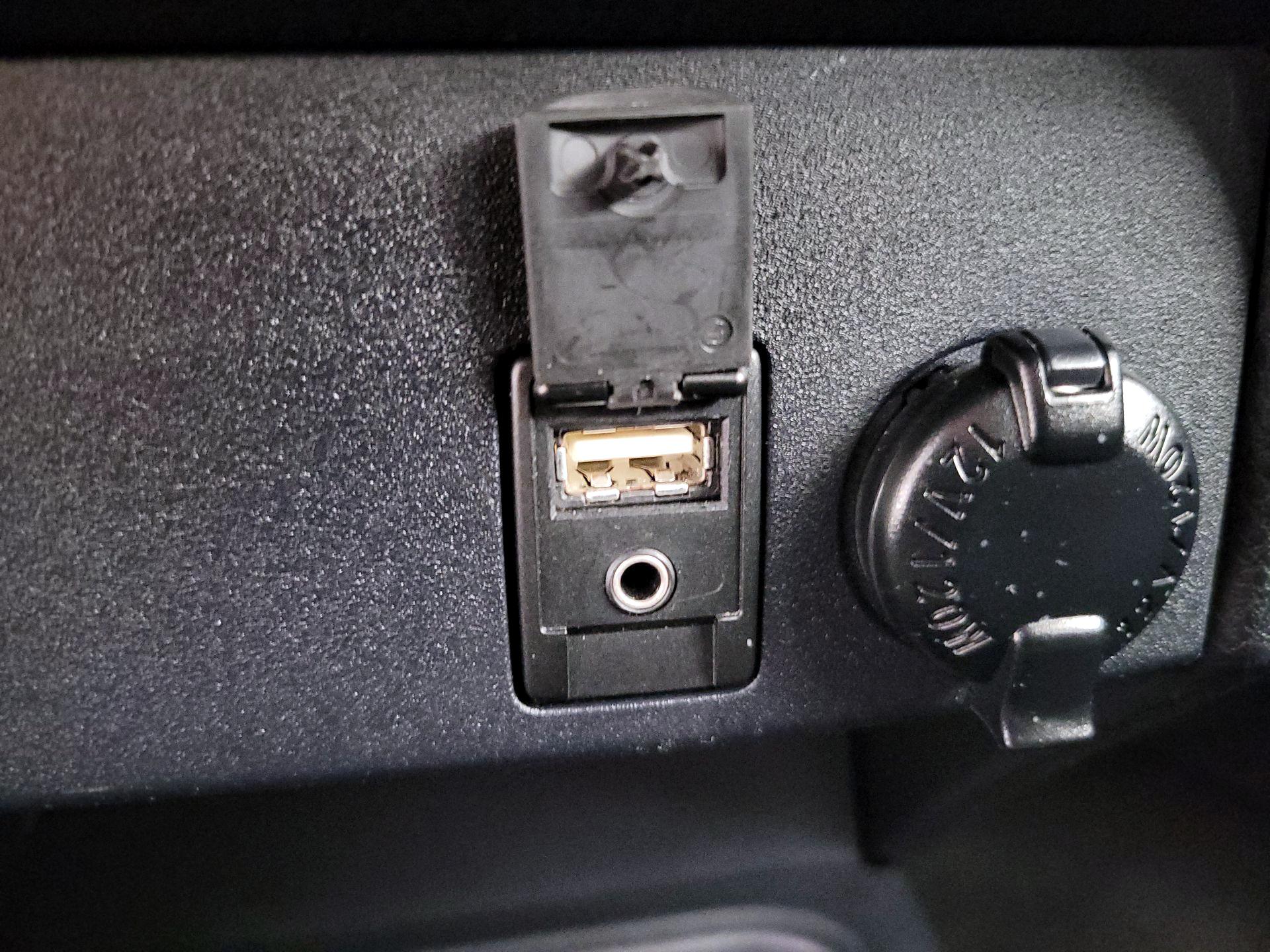 Thumbnail: 2018 Toyota RAV4 - 16