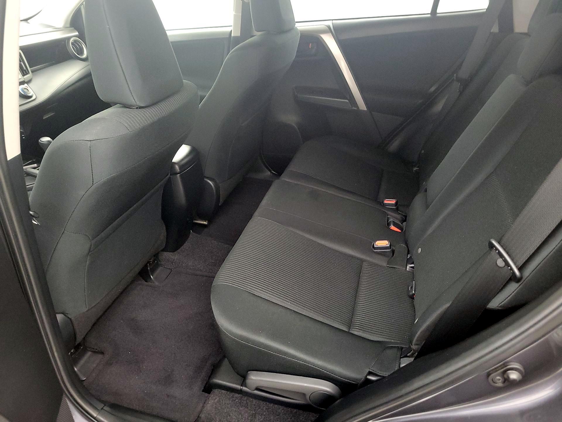 Thumbnail: 2018 Toyota RAV4 - 17