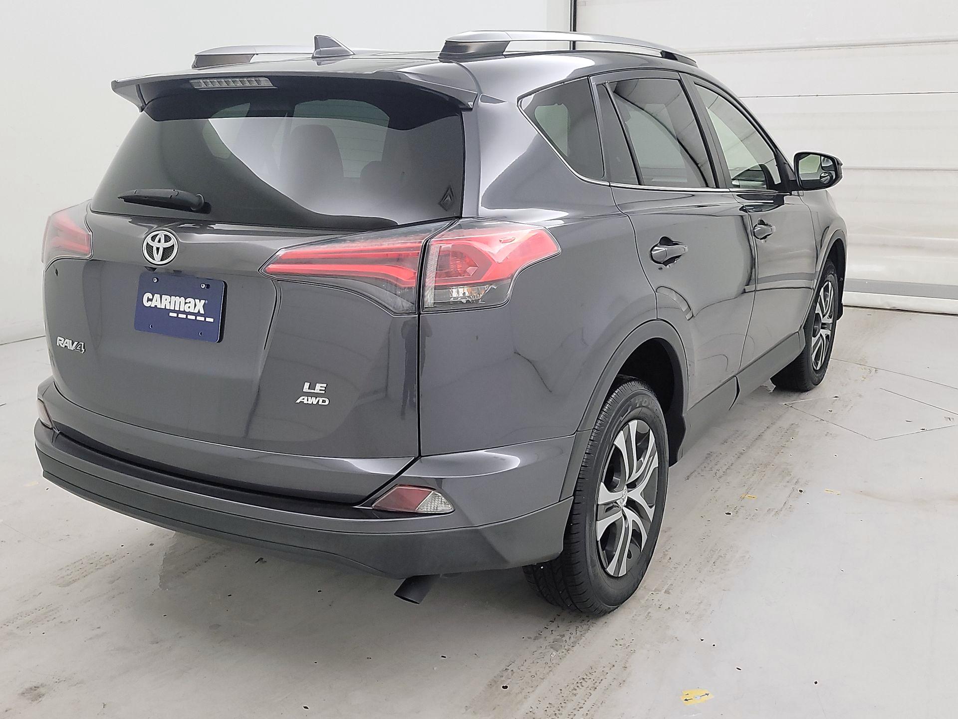 Thumbnail: 2018 Toyota RAV4 - 5