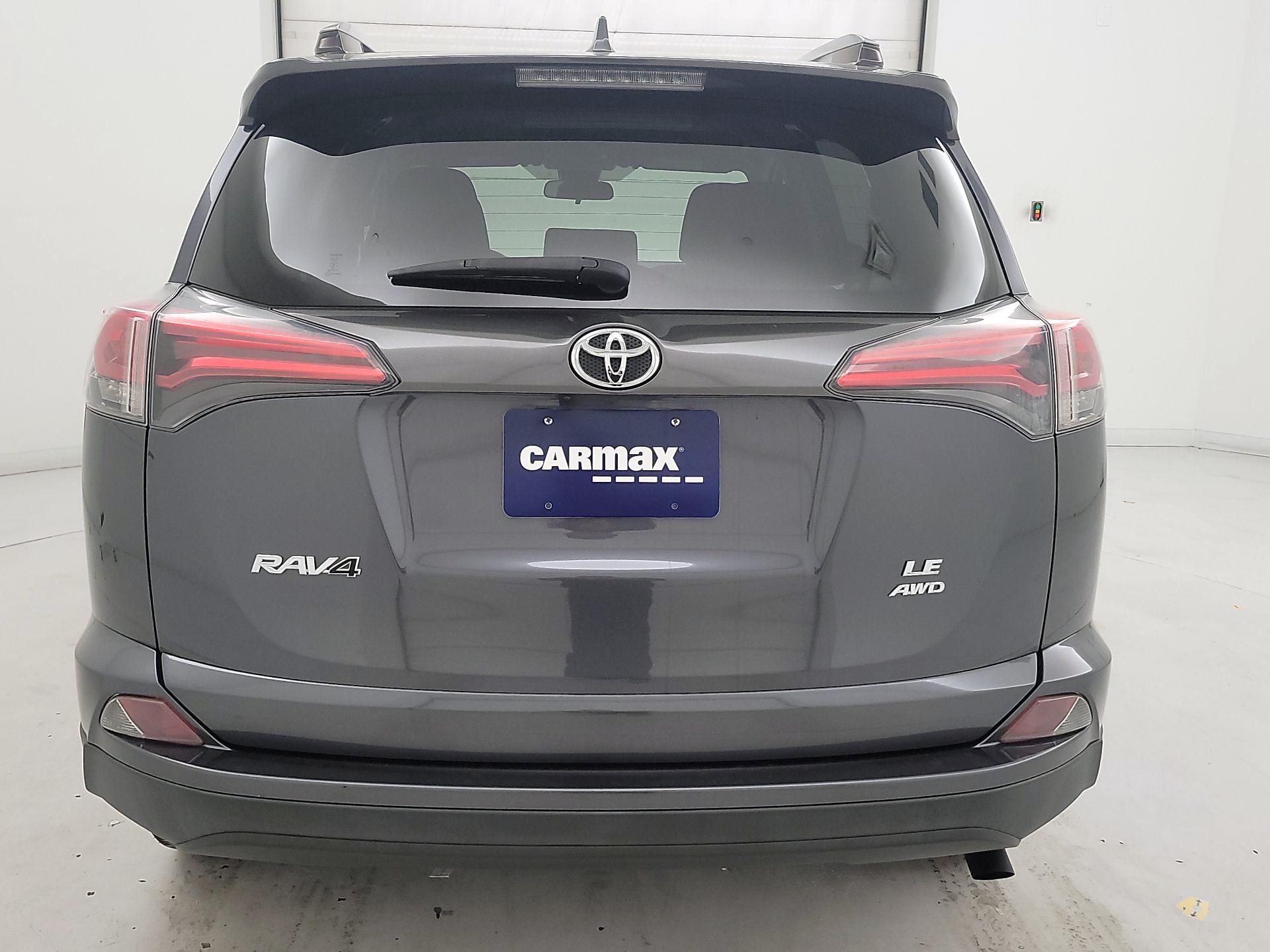 Thumbnail: 2018 Toyota RAV4 - 6