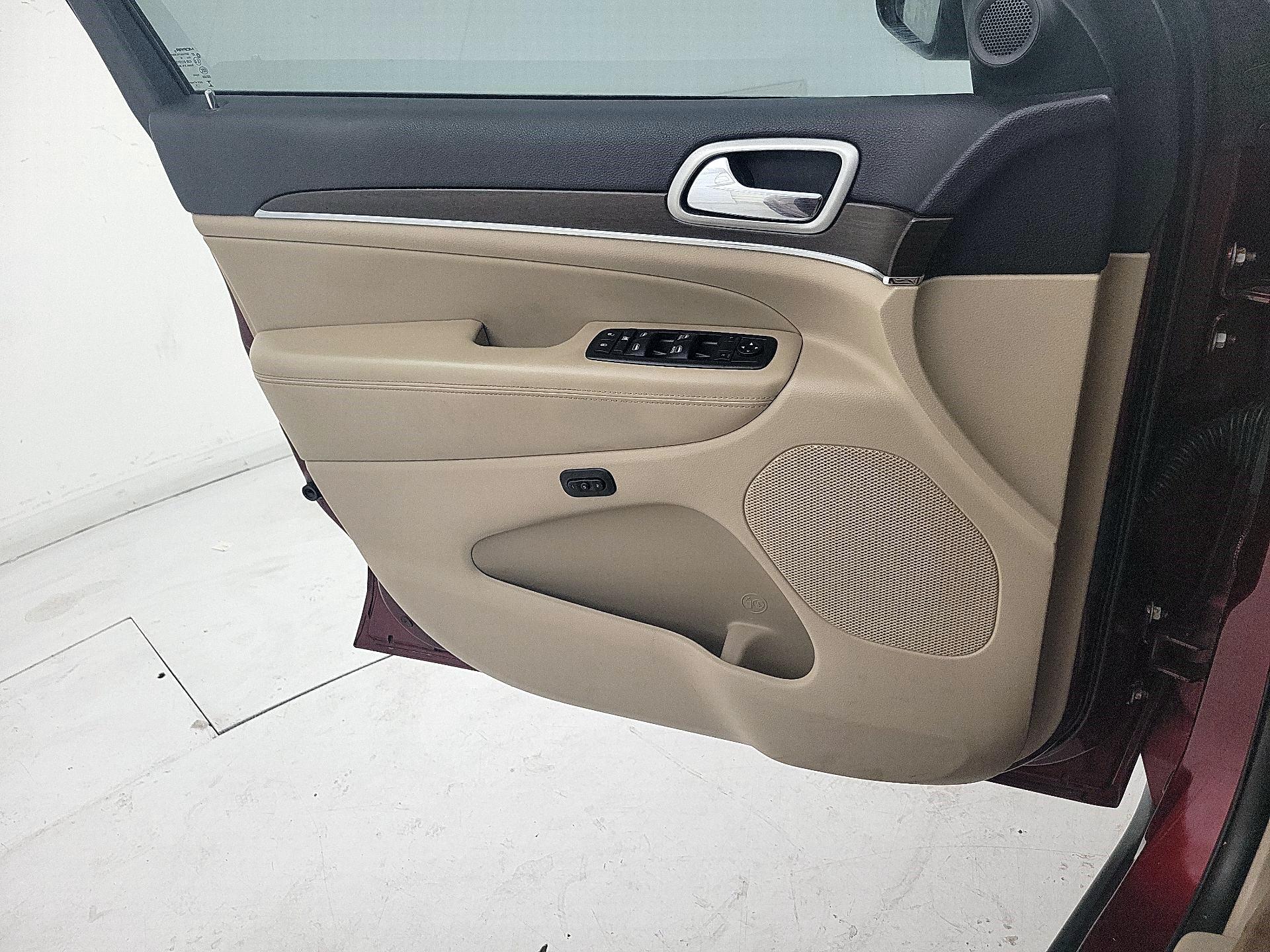 Thumbnail: 2018 Jeep Grand Cherokee - 10