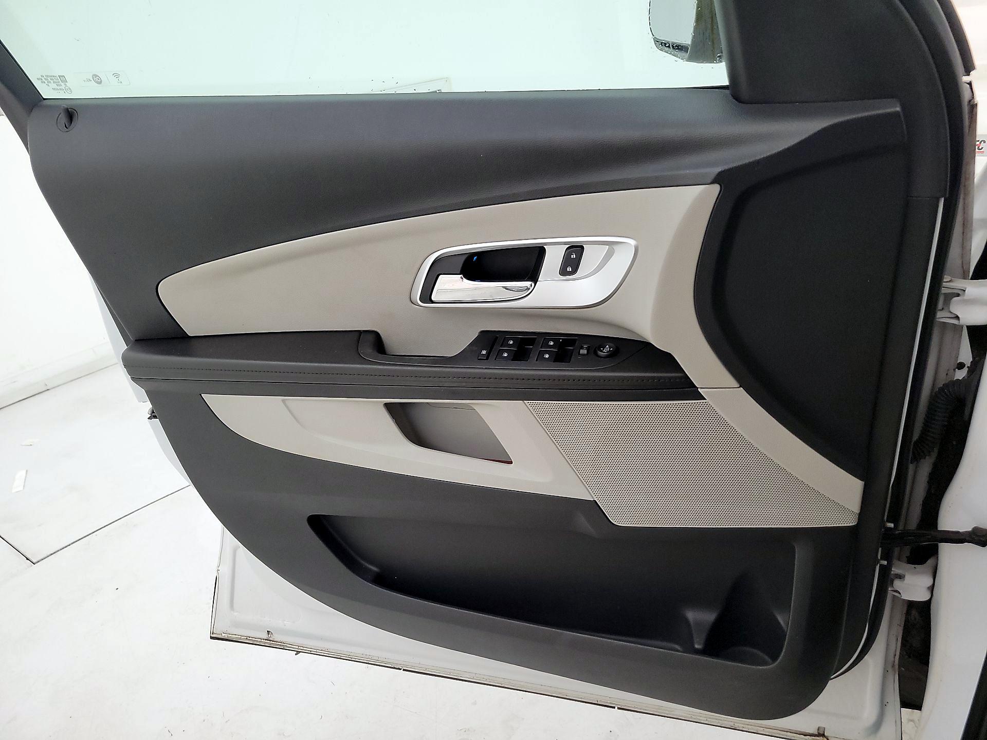 Thumbnail: 2017 Chevrolet Equinox - 10