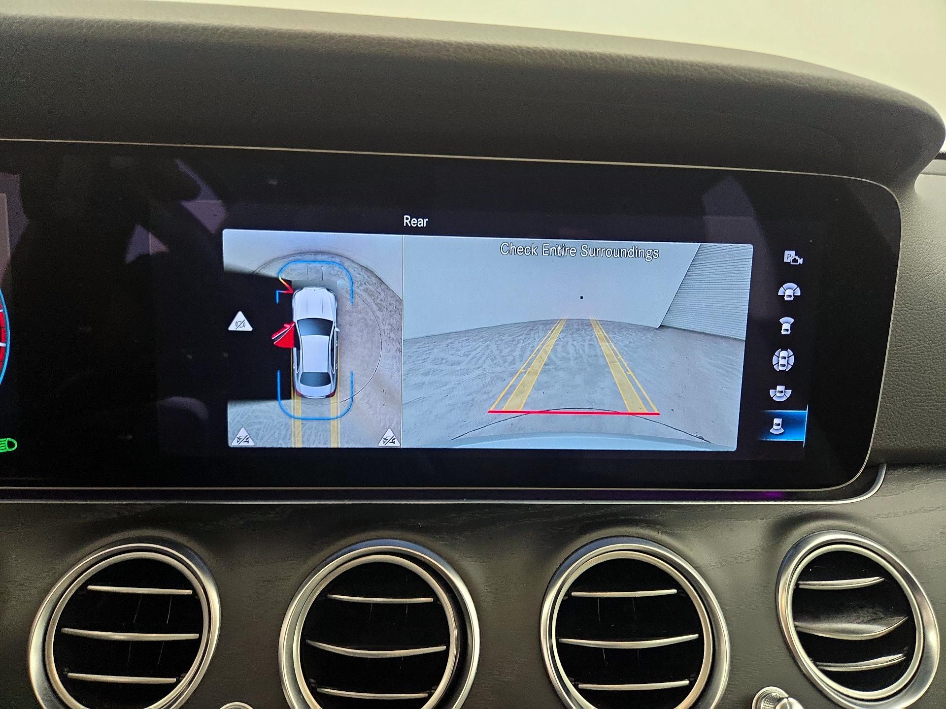 Thumbnail: 2022 Mercedes-Benz E-Class - 15