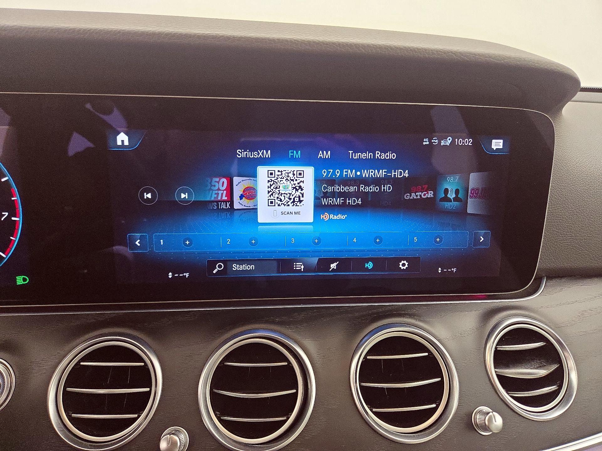 Thumbnail: 2022 Mercedes-Benz E-Class - 16