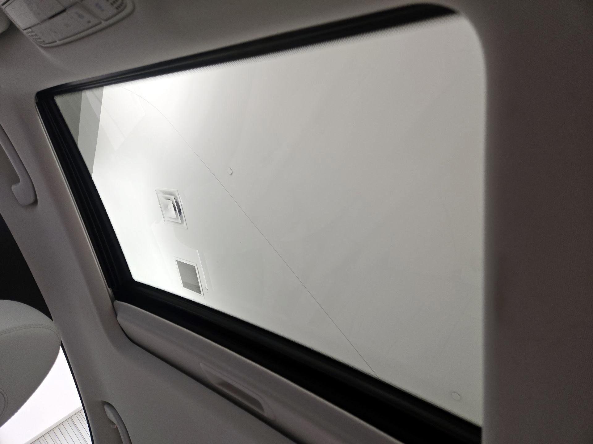 Thumbnail: 2022 Mercedes-Benz E-Class - 20