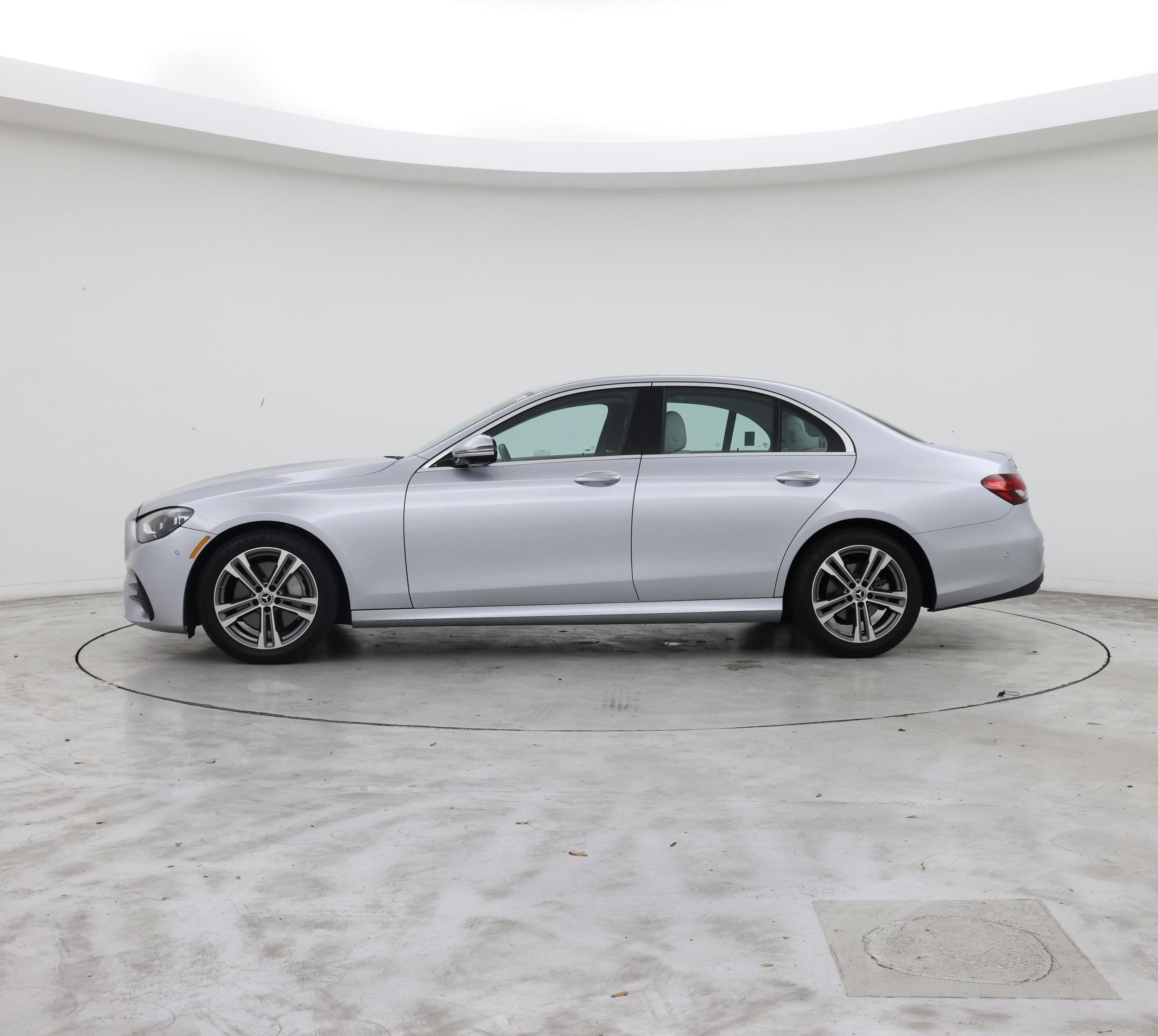 Thumbnail: 2022 Mercedes-Benz E-Class - 3