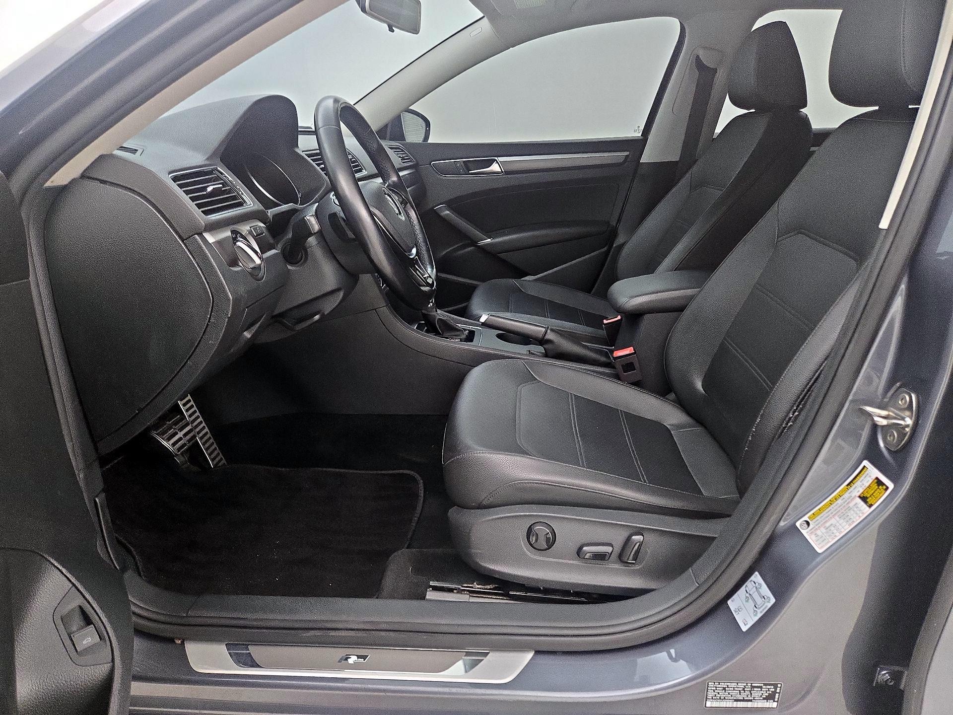 Thumbnail: 2018 Volkswagen Passat - 11