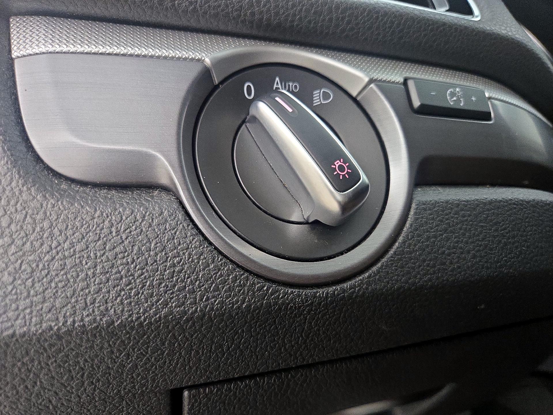 Thumbnail: 2018 Volkswagen Passat - 13