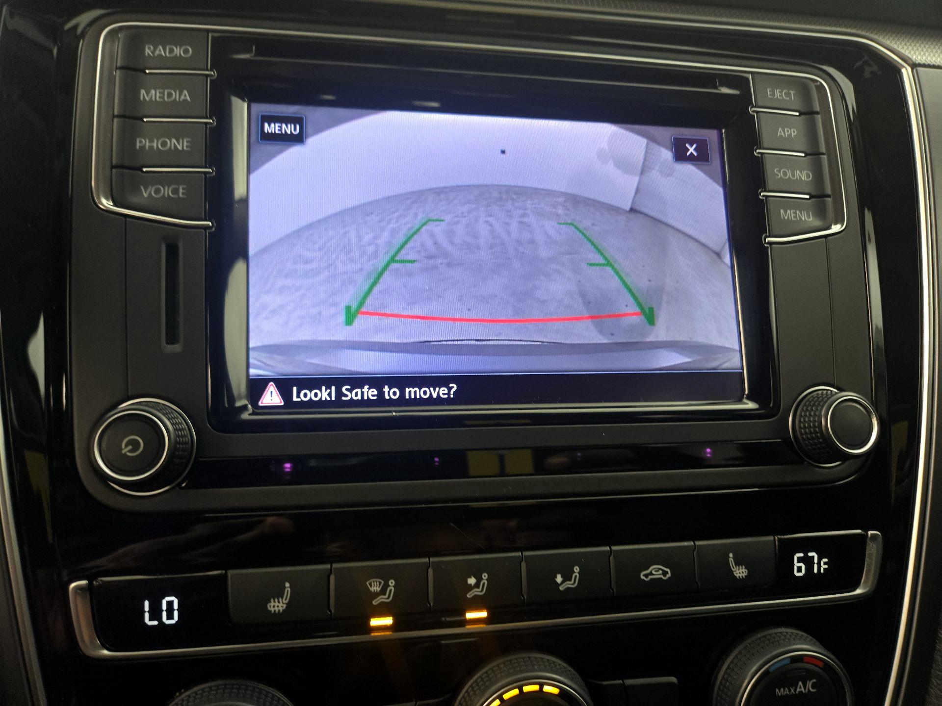 Thumbnail: 2018 Volkswagen Passat - 14