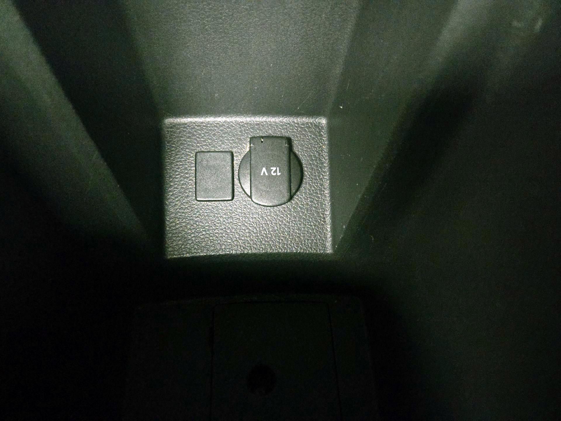 Thumbnail: 2018 Volkswagen Passat - 18