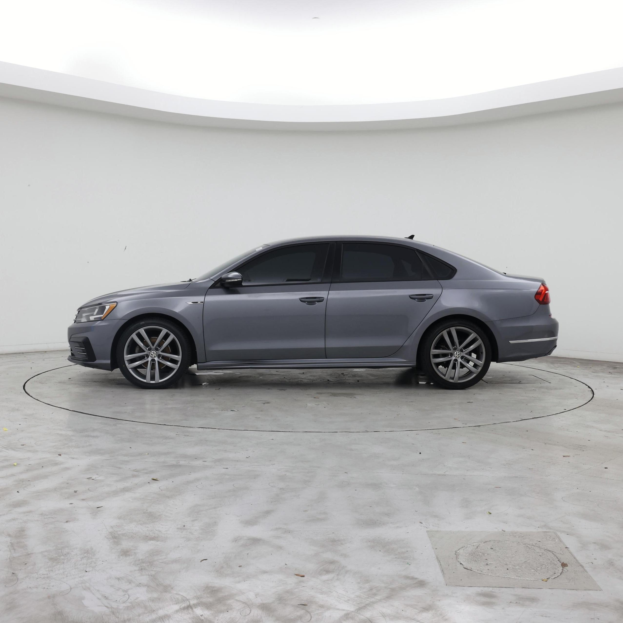 Thumbnail: 2018 Volkswagen Passat - 3