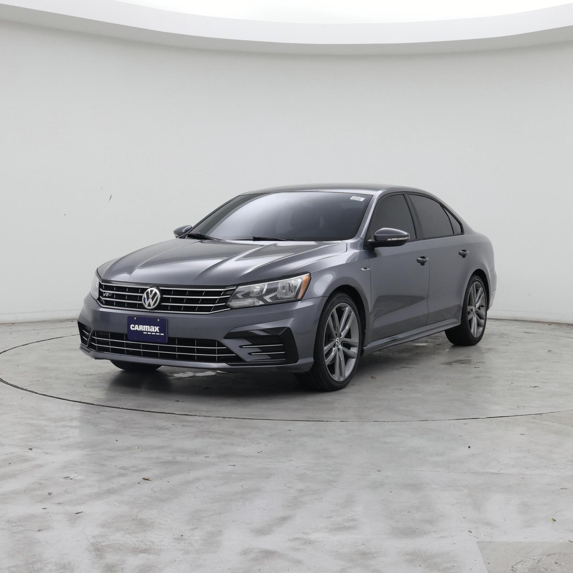 Thumbnail: 2018 Volkswagen Passat - 4