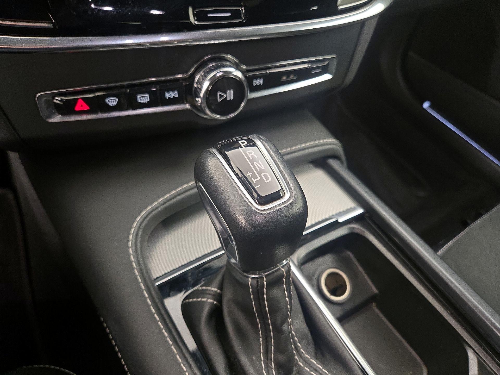 Thumbnail: 2020 Volvo S90 - 17