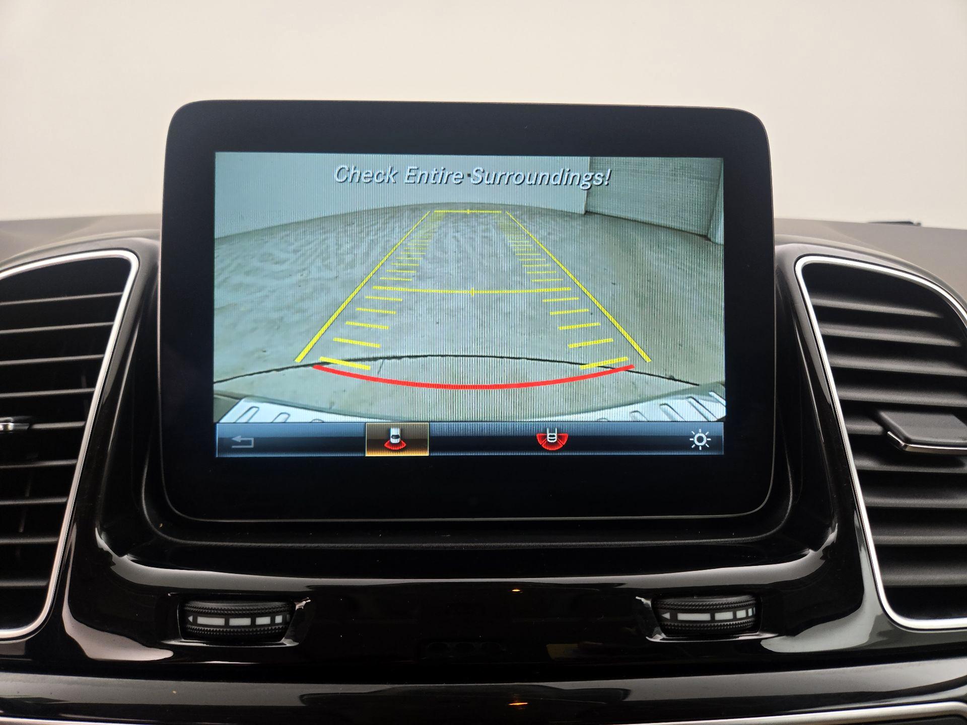 Thumbnail: 2016 Mercedes-Benz GLE - 15