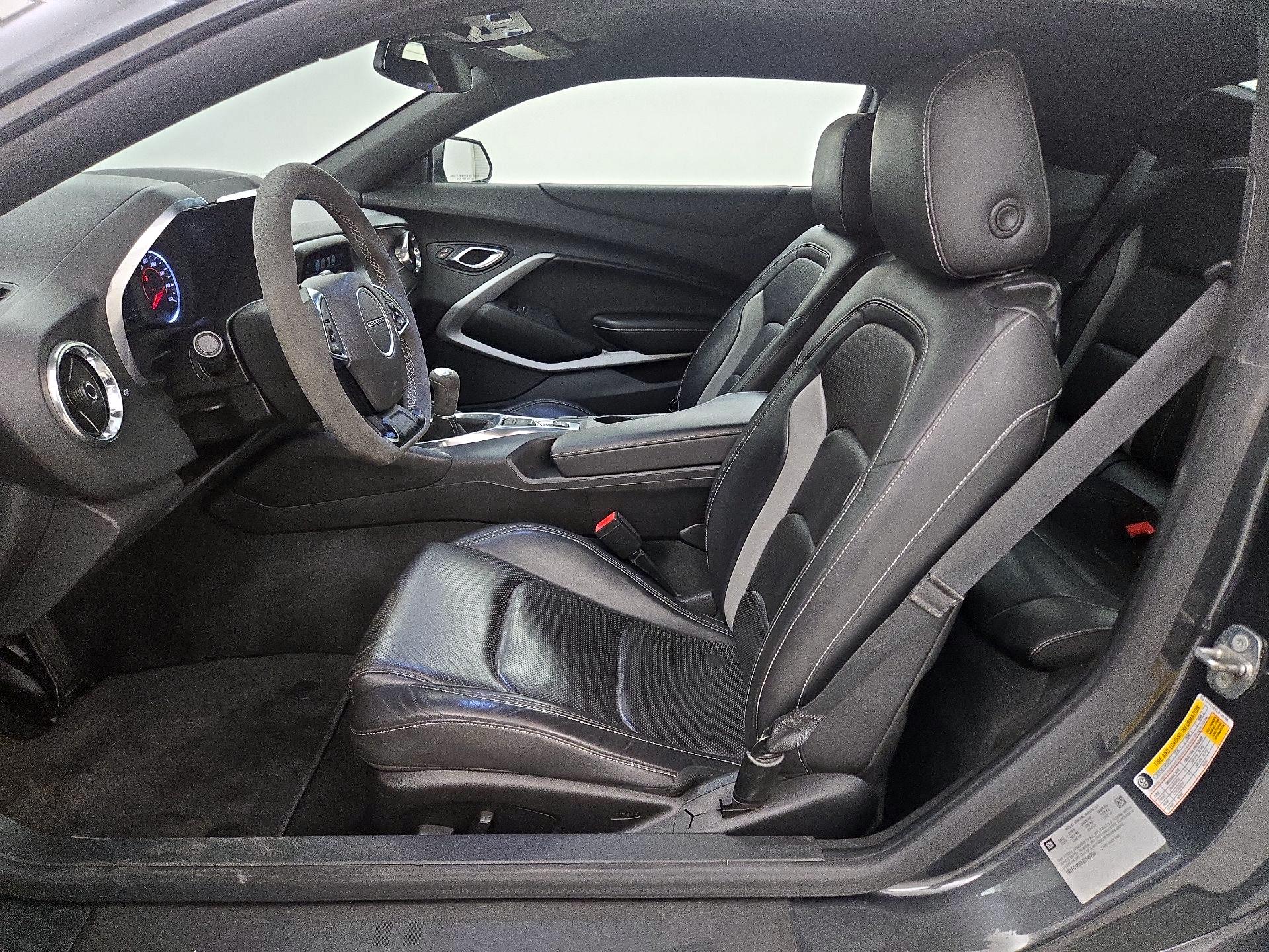 Thumbnail: 2018 Chevrolet Camaro - 11