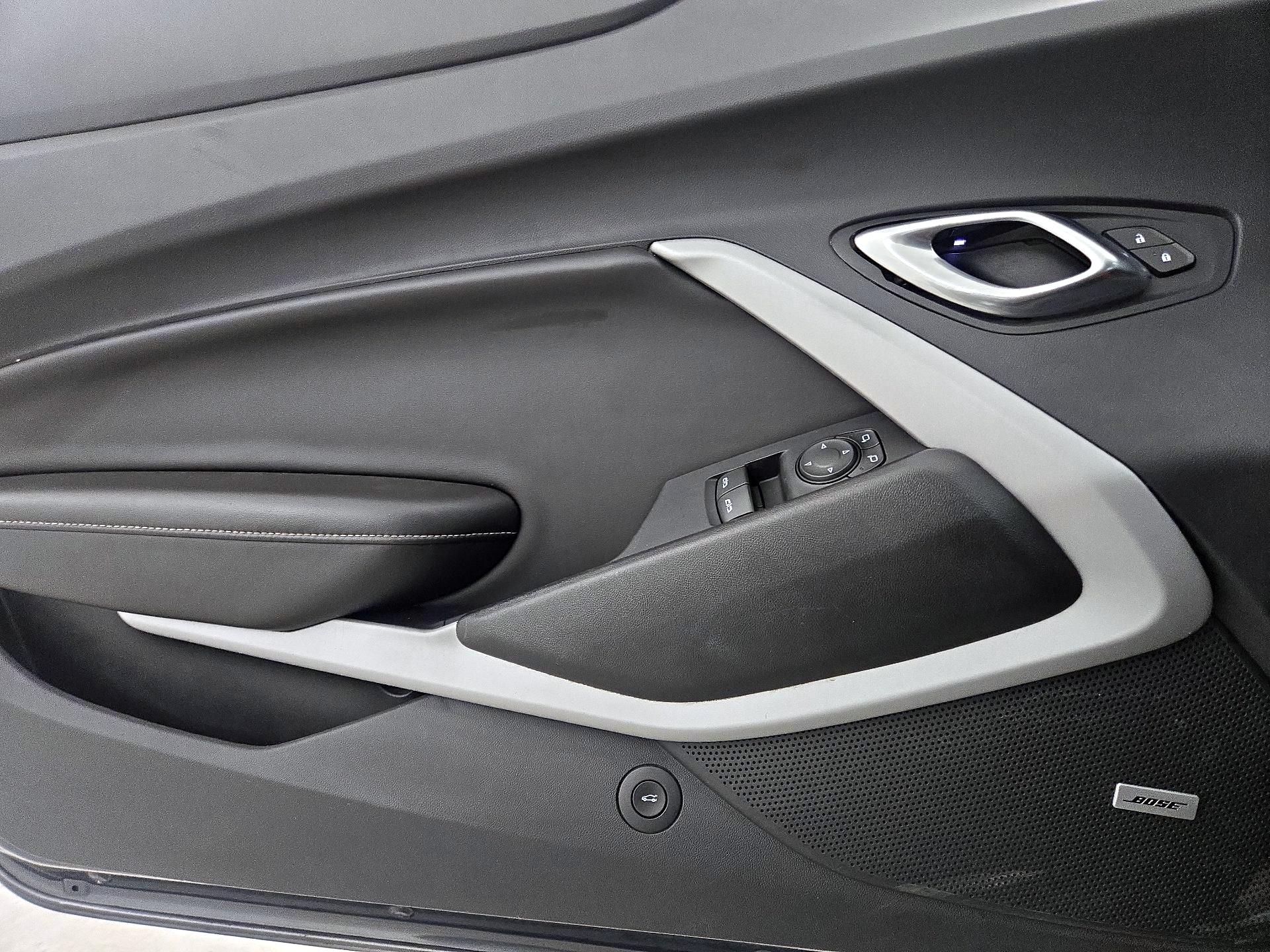 Thumbnail: 2018 Chevrolet Camaro - 12