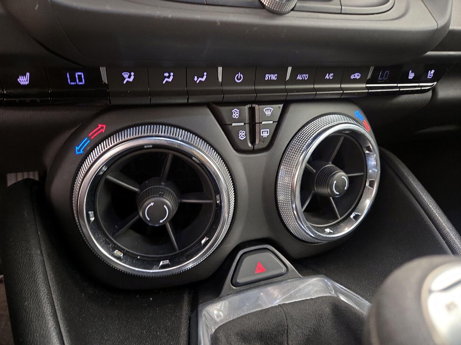 Thumbnail: 2018 Chevrolet Camaro - 15