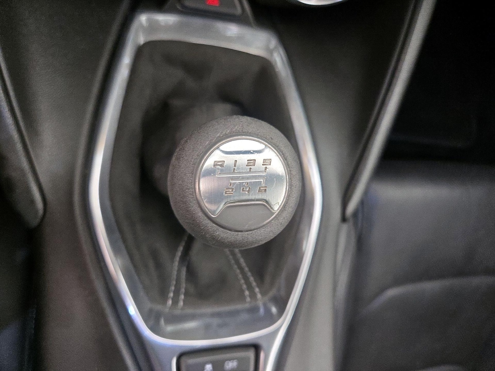 2018 Chevrolet Camaro 2LT - Photo 17