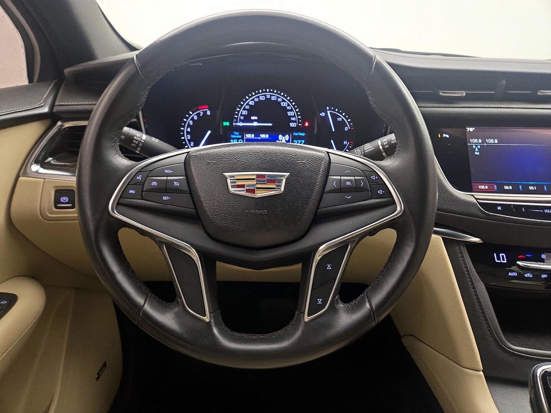 Thumbnail: 2017 Cadillac XT5 - 10