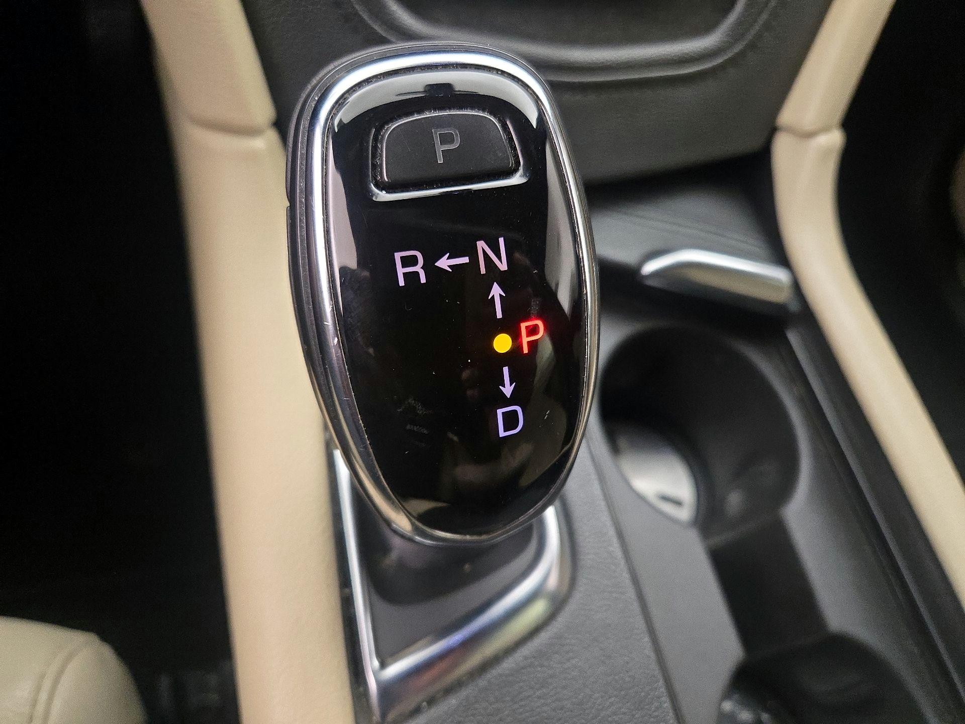 Thumbnail: 2017 Cadillac XT5 - 17