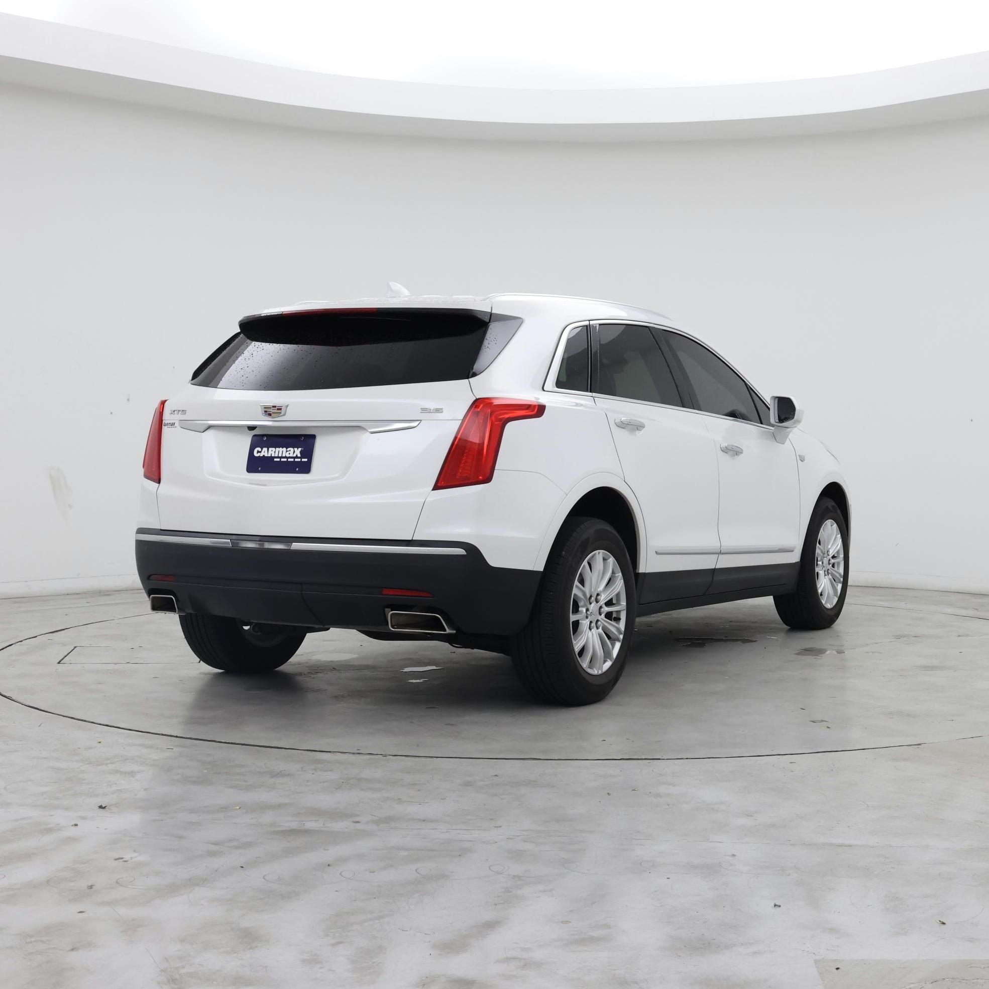 Thumbnail: 2017 Cadillac XT5 - 8