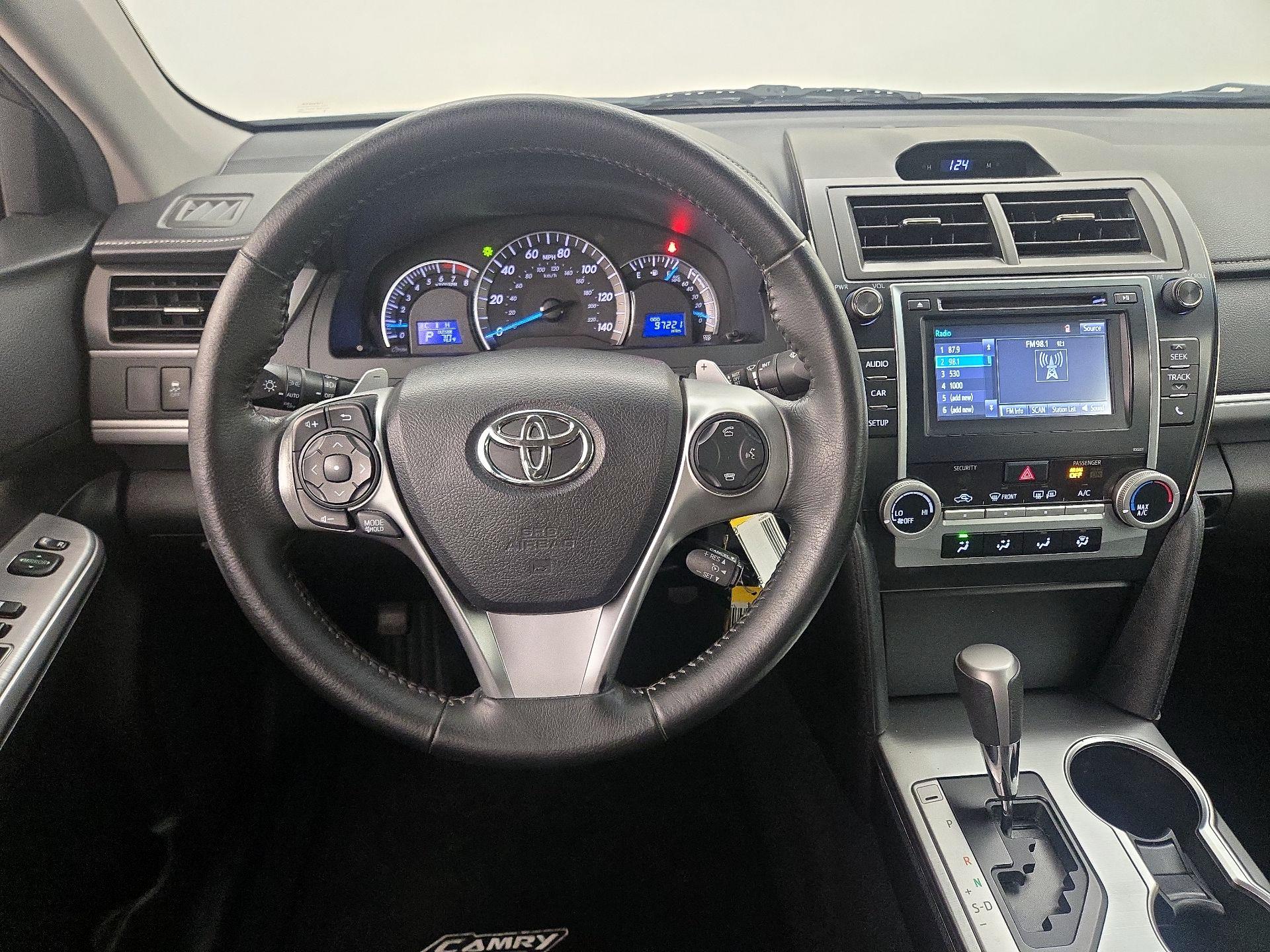 Thumbnail: 2014 Toyota Camry - 10