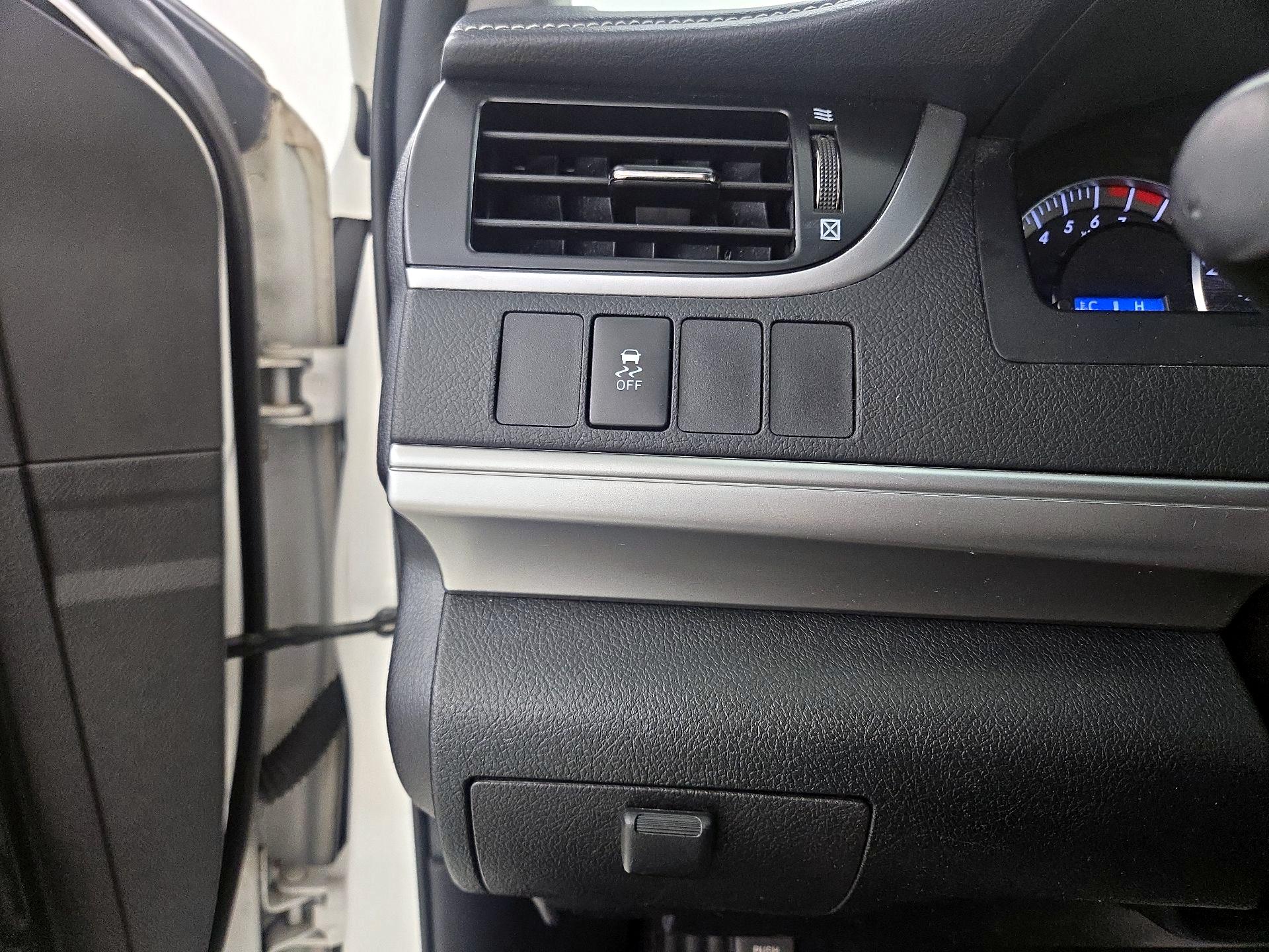 Thumbnail: 2014 Toyota Camry - 13