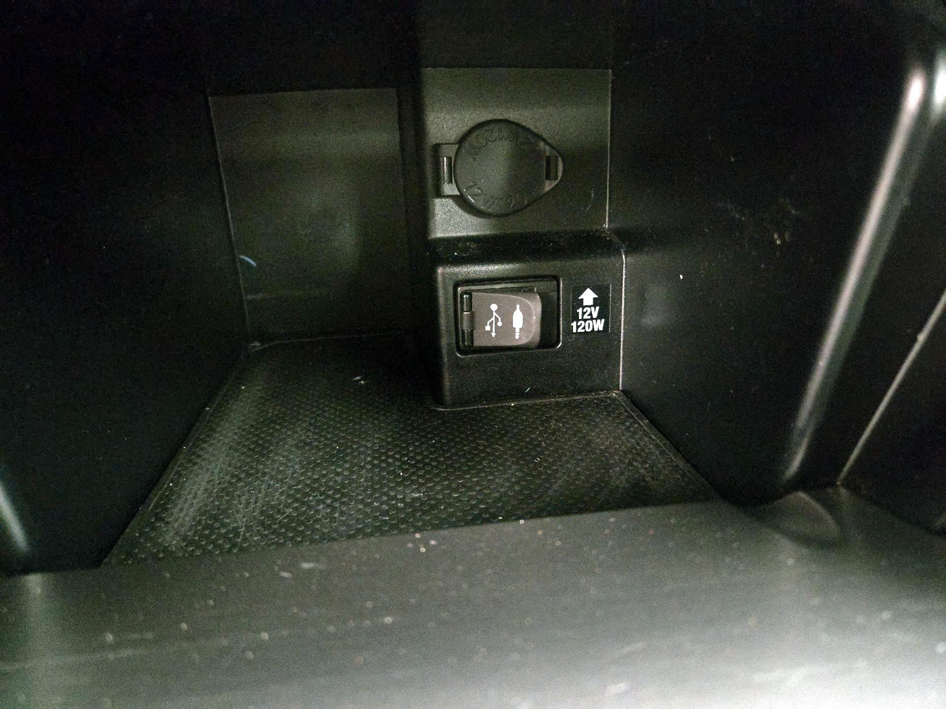 Thumbnail: 2014 Toyota Camry - 18