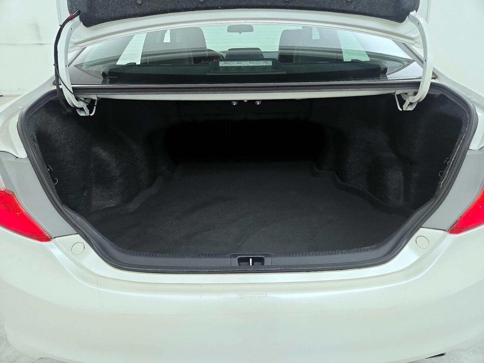 Thumbnail: 2014 Toyota Camry - 20