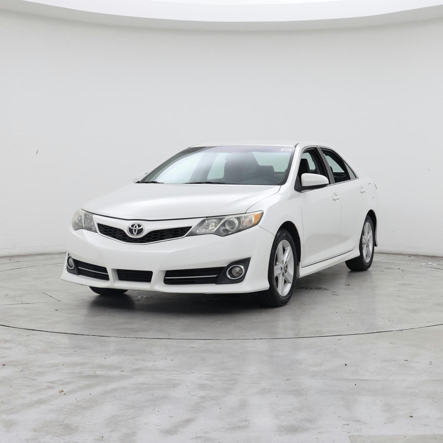 Thumbnail: 2014 Toyota Camry - 4