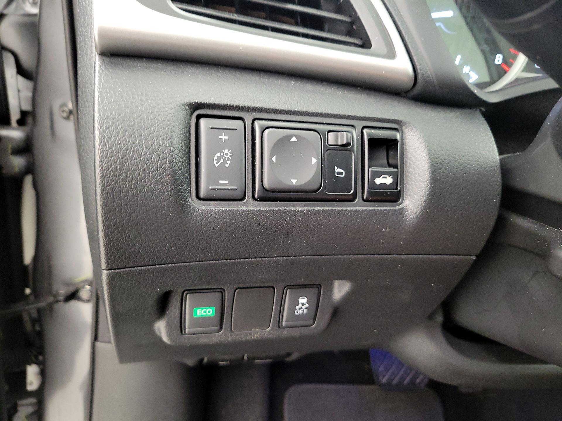 Thumbnail: 2019 Nissan Sentra - 11