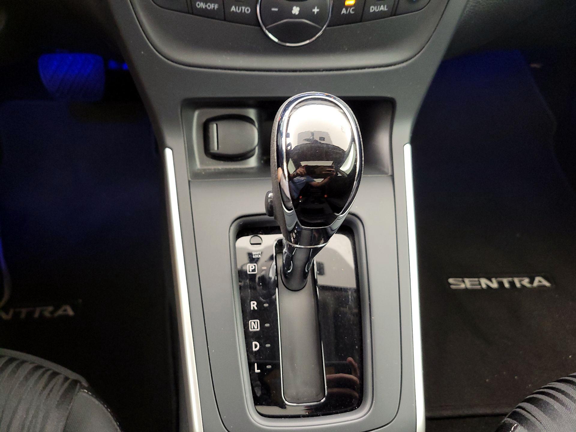 Thumbnail: 2019 Nissan Sentra - 15