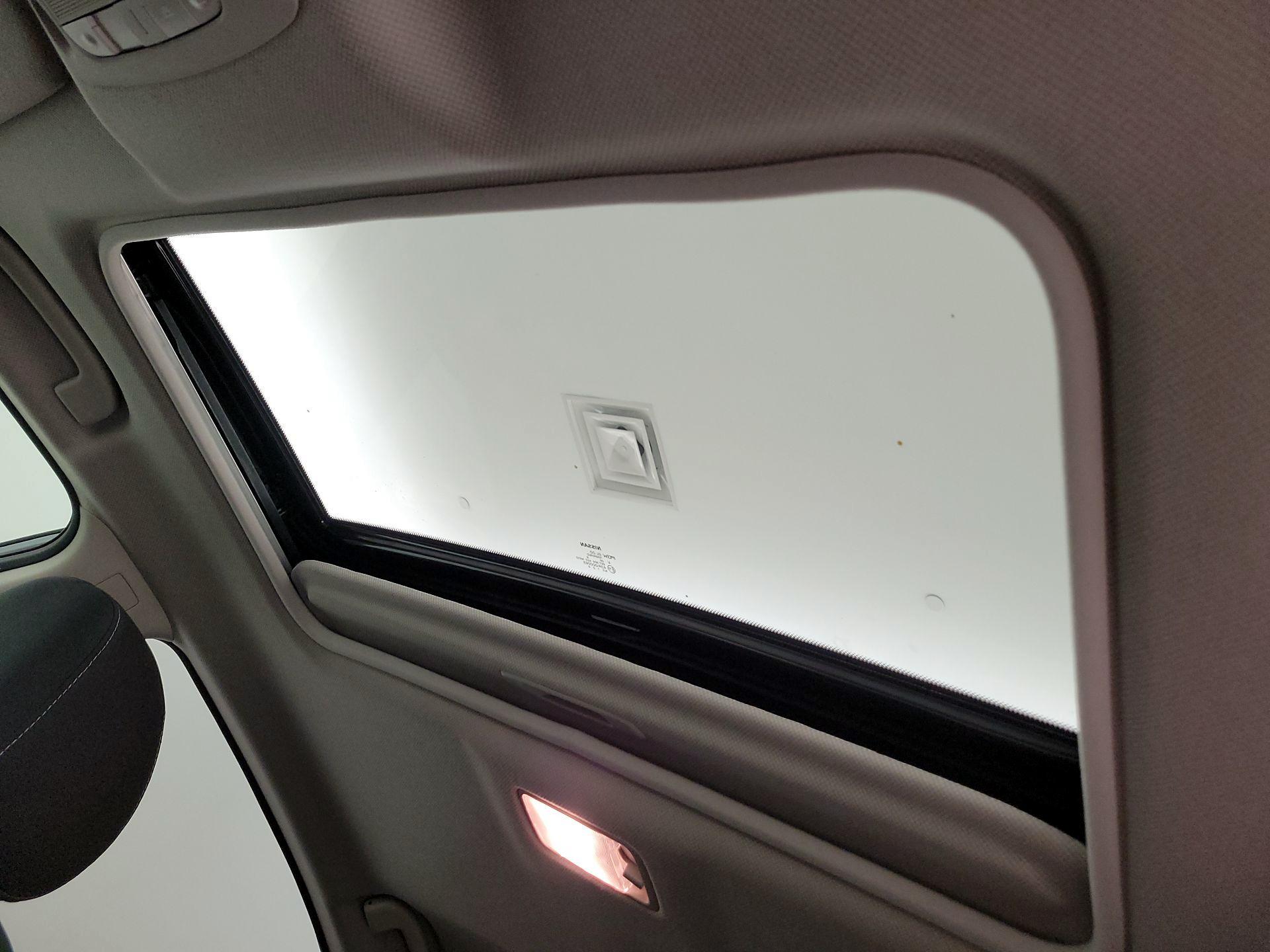 Thumbnail: 2019 Nissan Sentra - 17