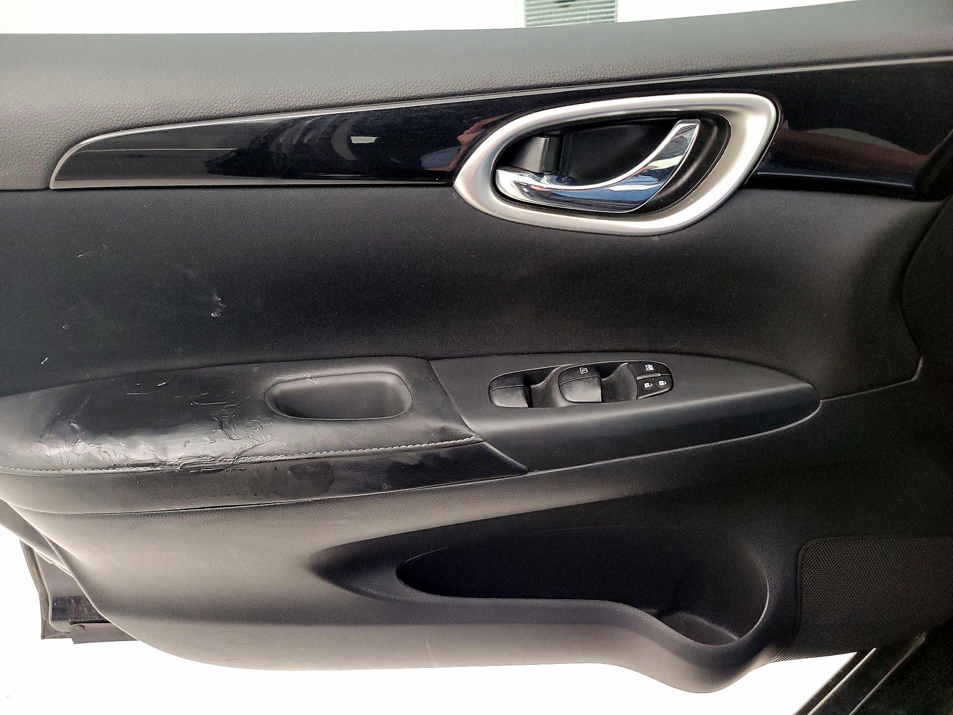 Thumbnail: 2017 Nissan Sentra - 10