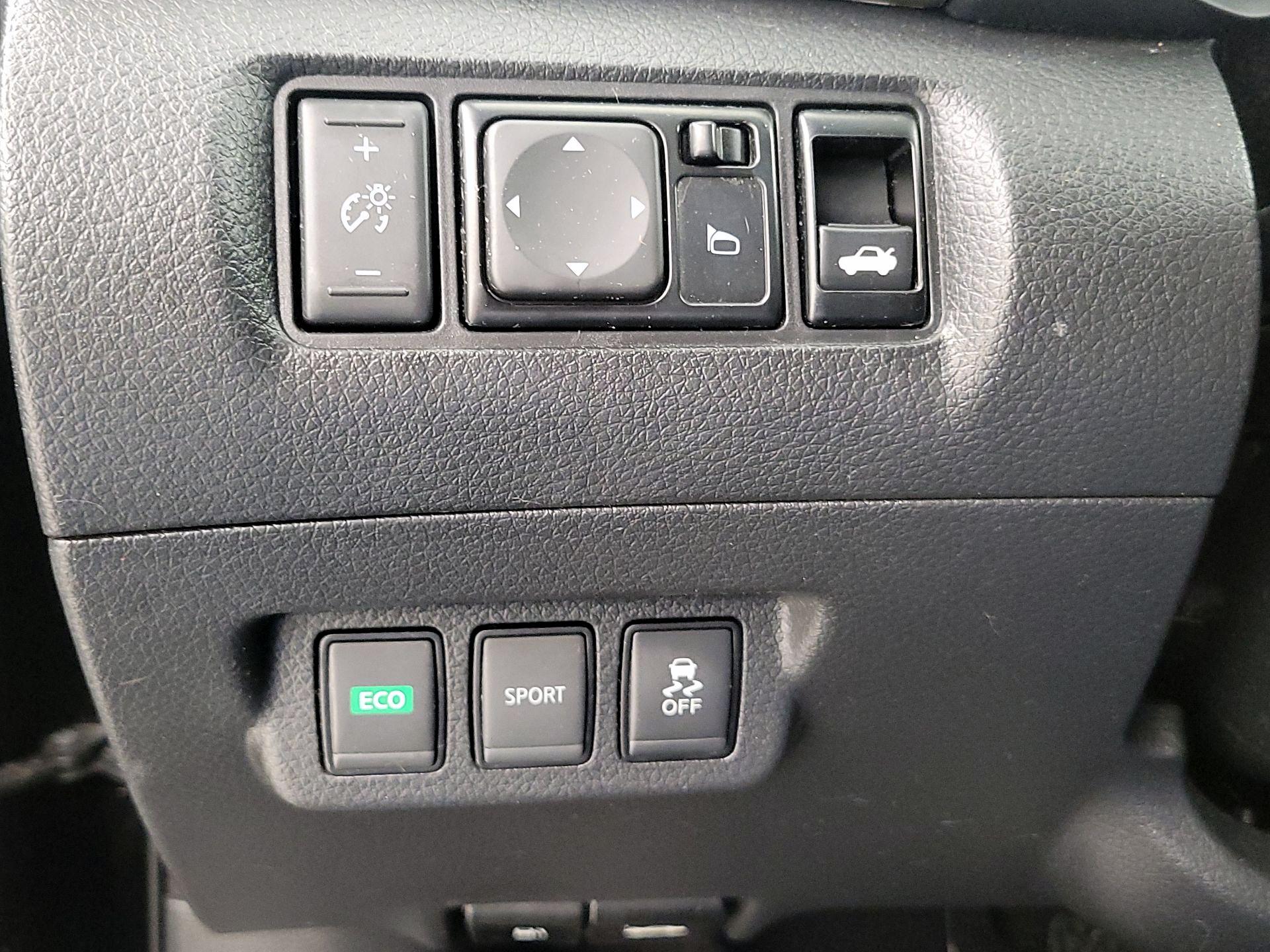 Thumbnail: 2017 Nissan Sentra - 11