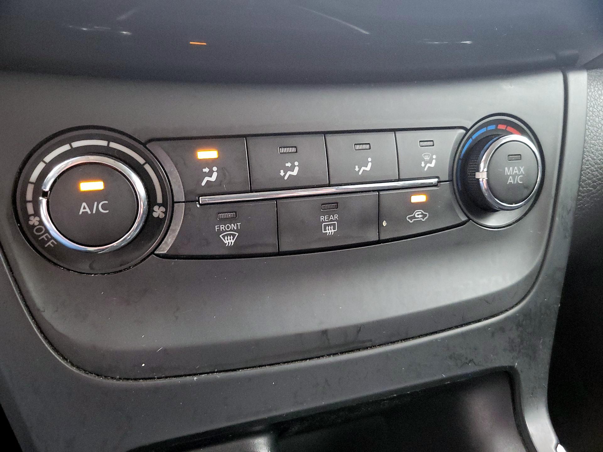 Thumbnail: 2017 Nissan Sentra - 14