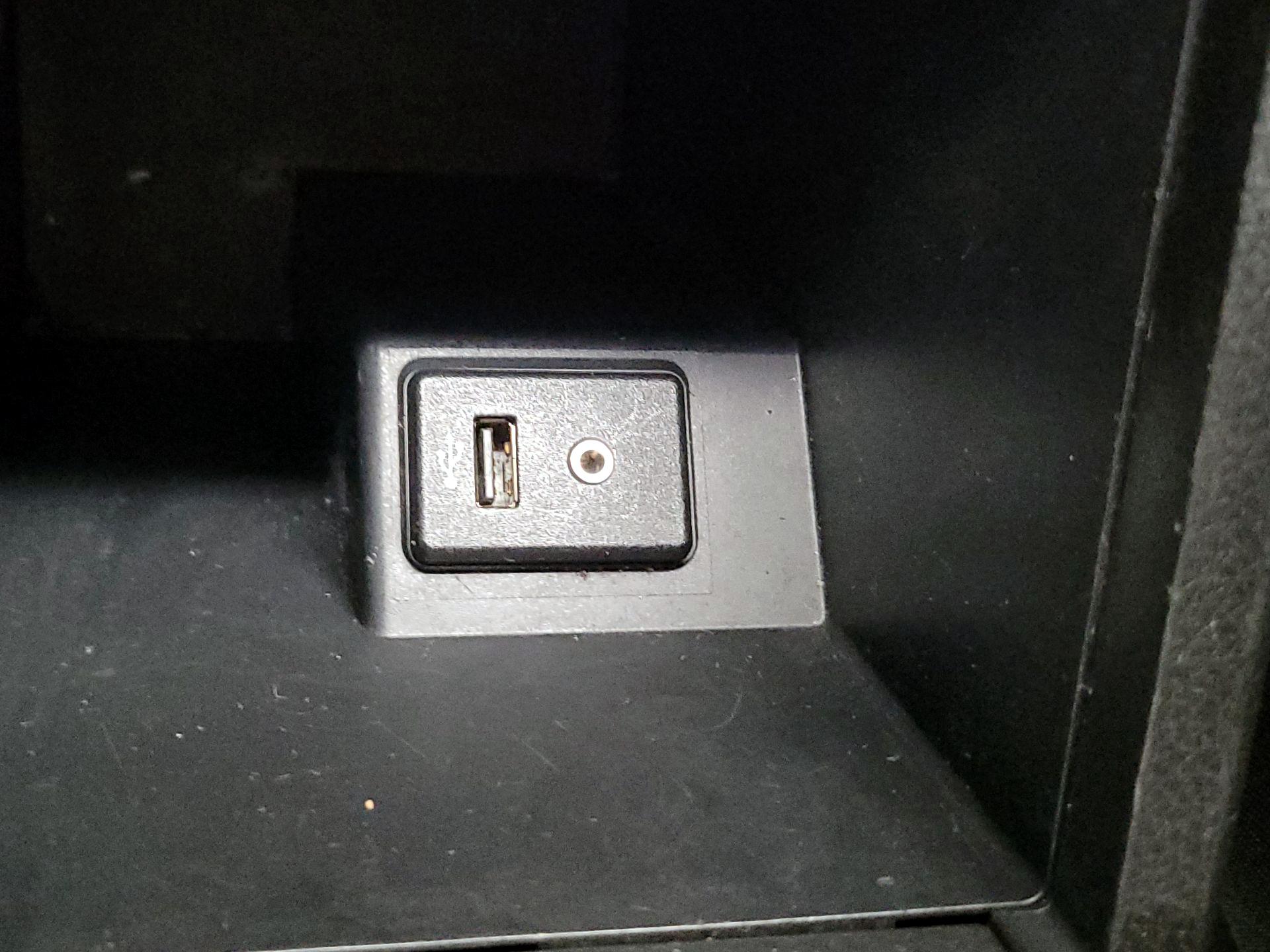 Thumbnail: 2017 Nissan Sentra - 16