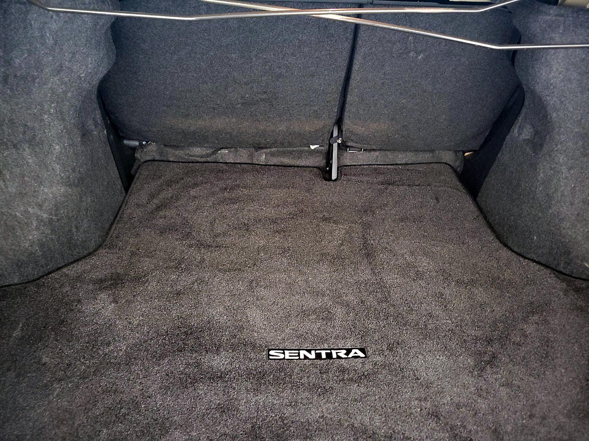 Thumbnail: 2017 Nissan Sentra - 18