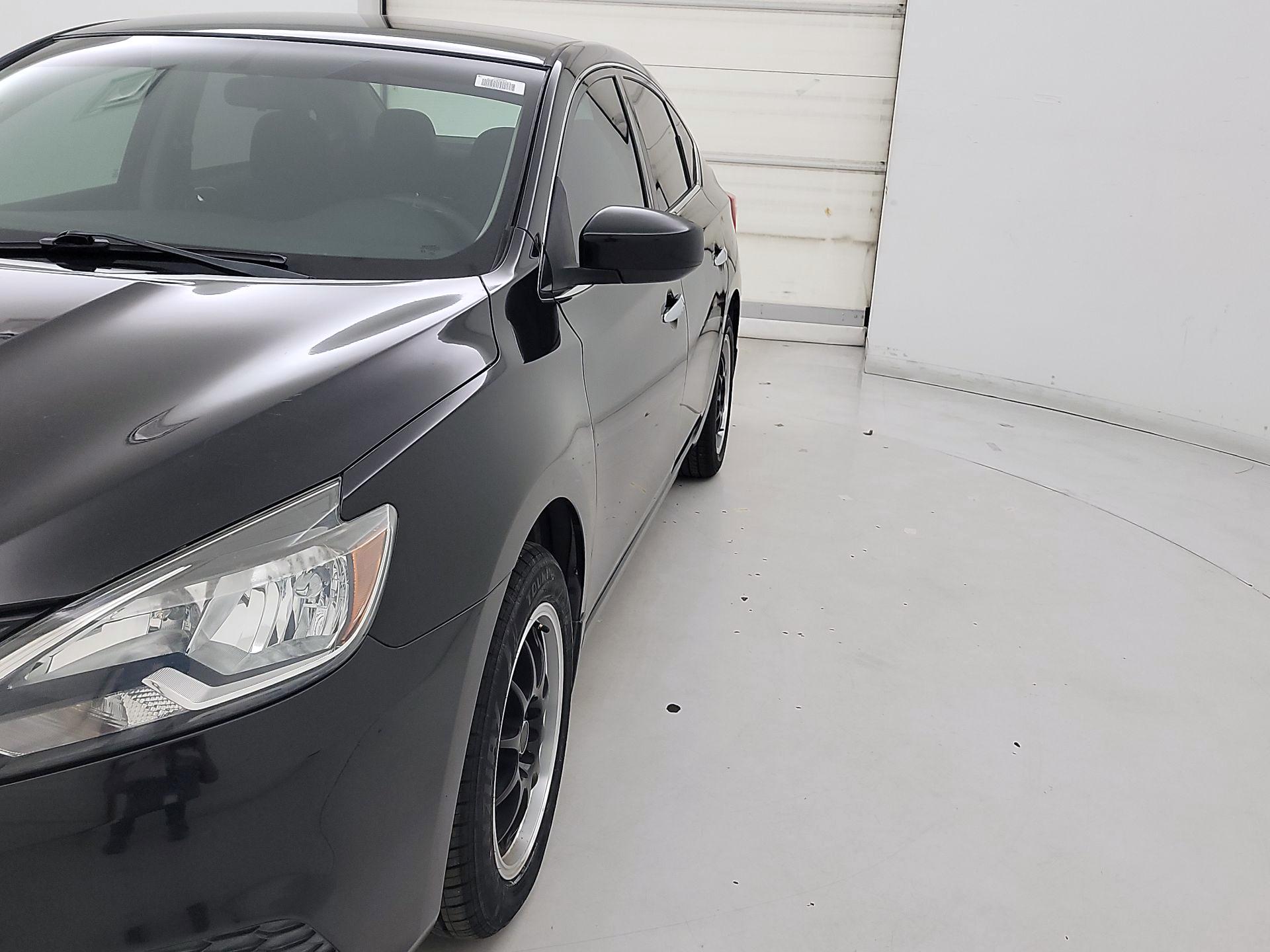 Thumbnail: 2017 Nissan Sentra - 3