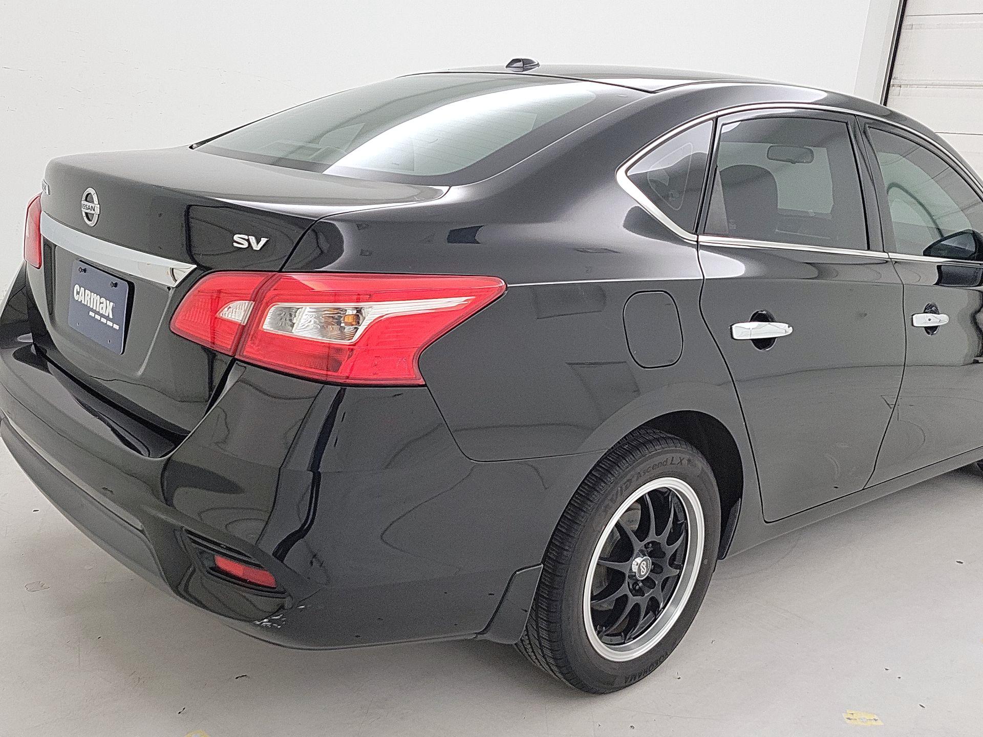 Thumbnail: 2017 Nissan Sentra - 5