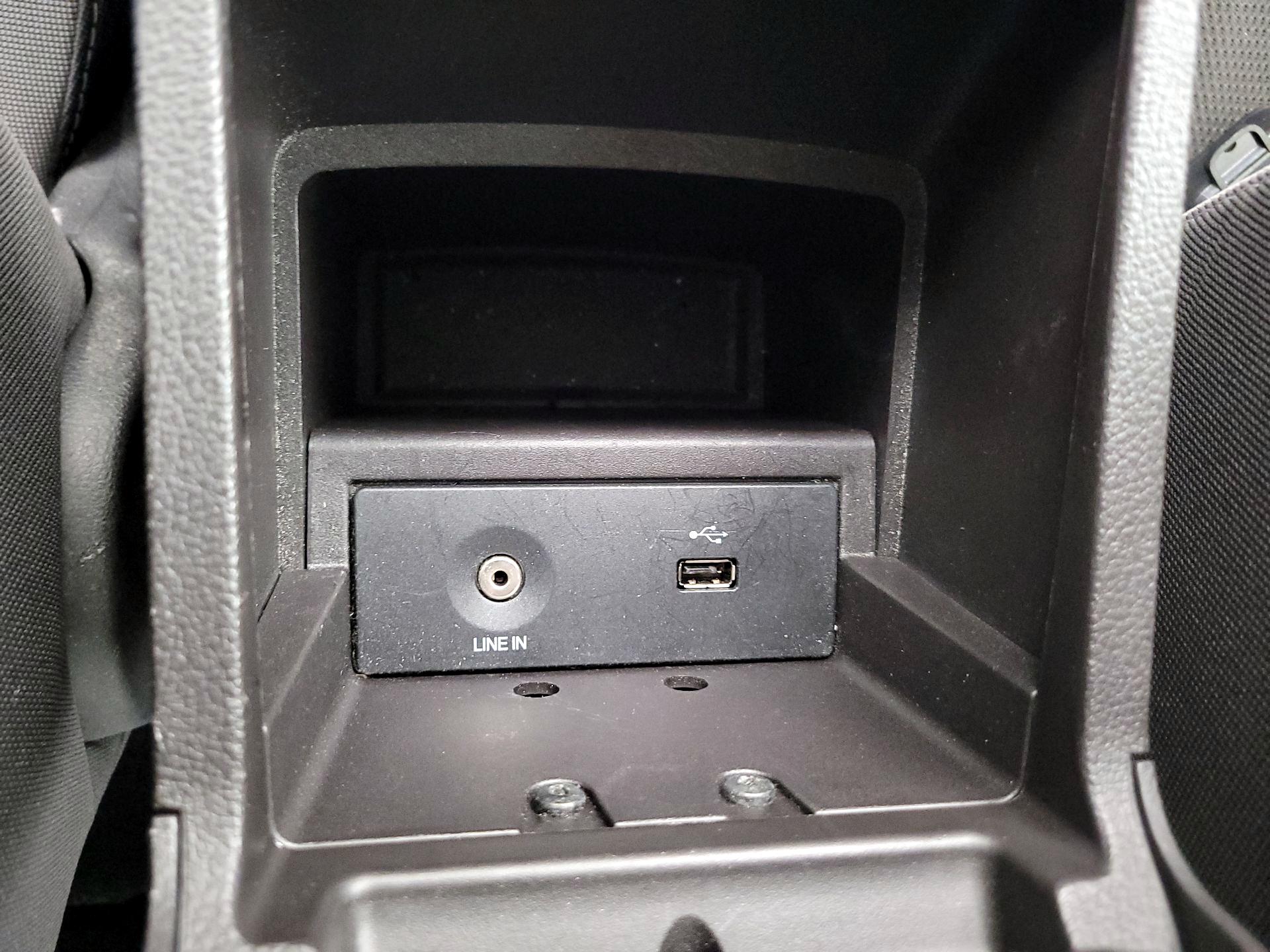 Thumbnail: 2014 Ford Focus - 15