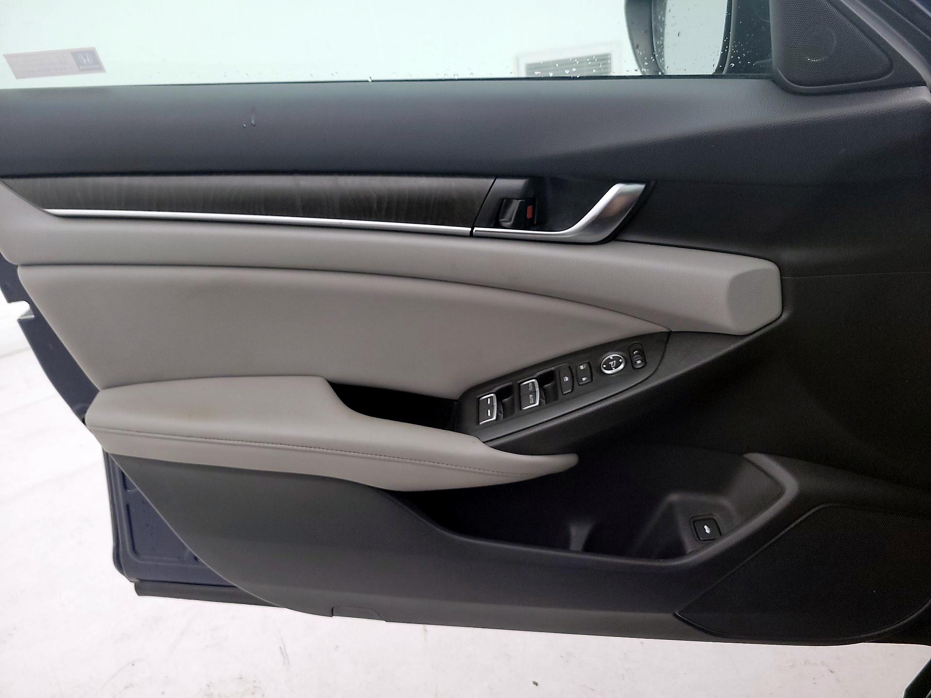 Thumbnail: 2019 Honda Accord - 10